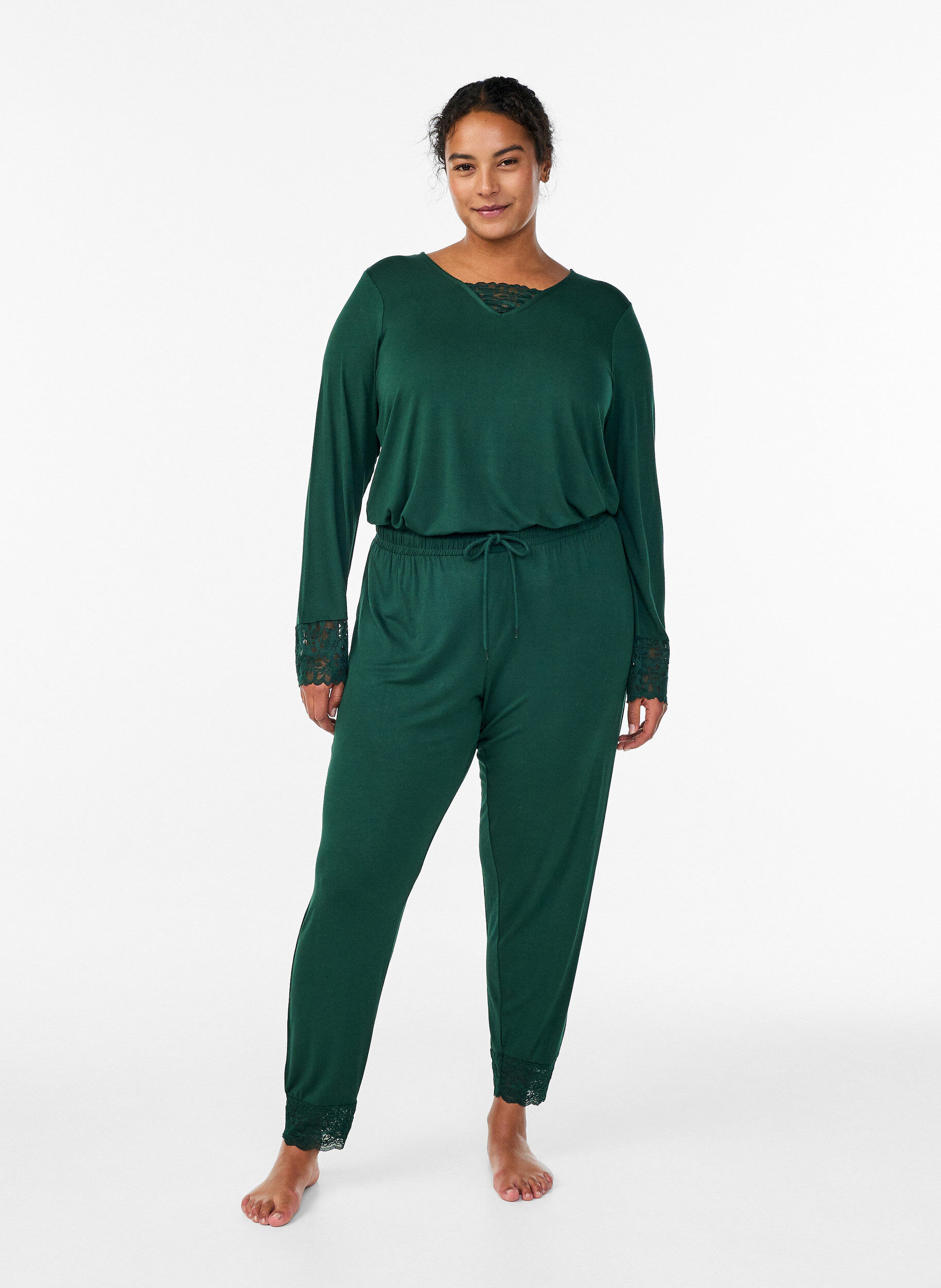 Pyjama bottoms with lace trim and high waist, Green, Model