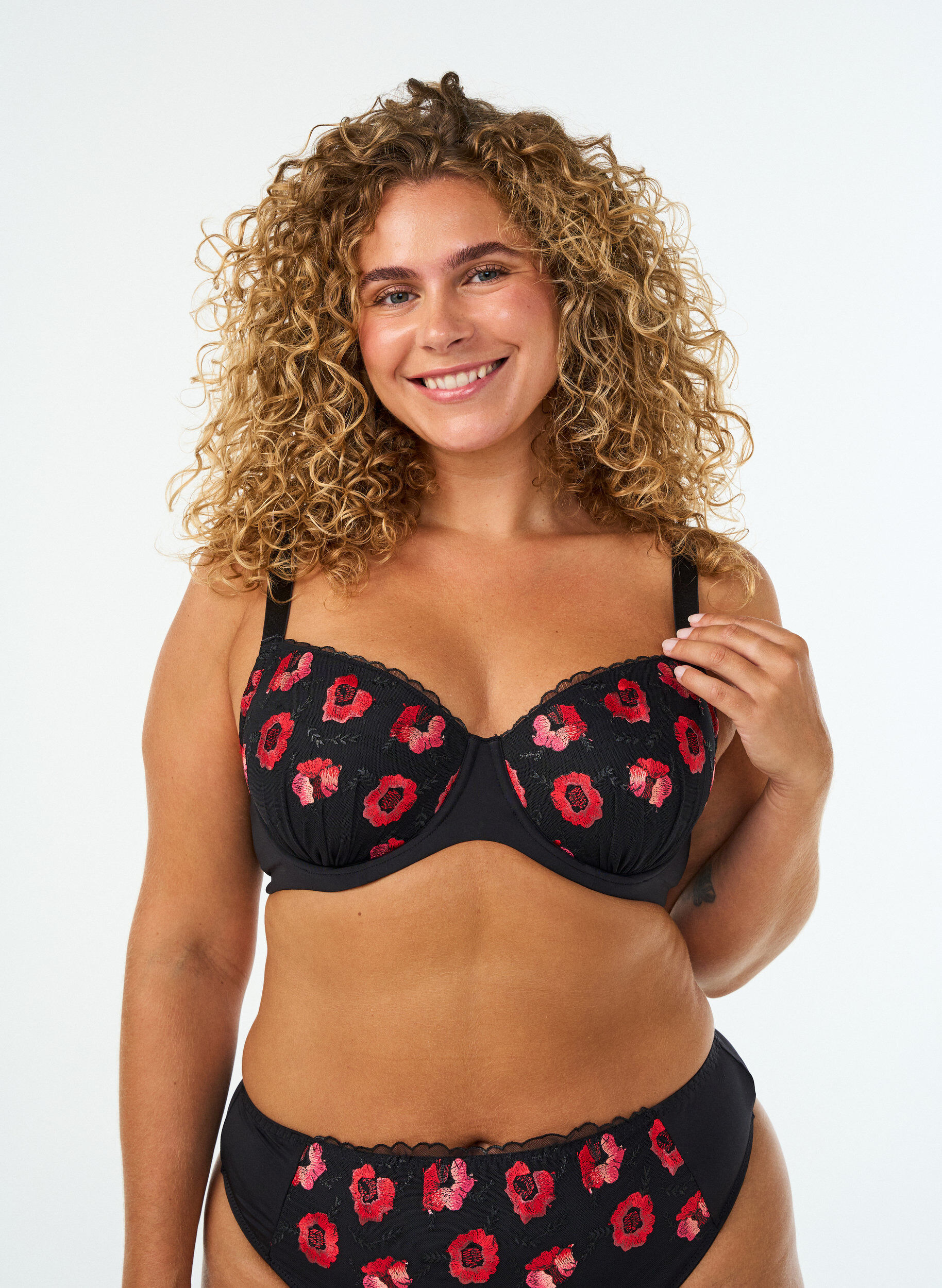 ZizzifashionPadded underwired bra with floral embroidery, Black, Model image number 0