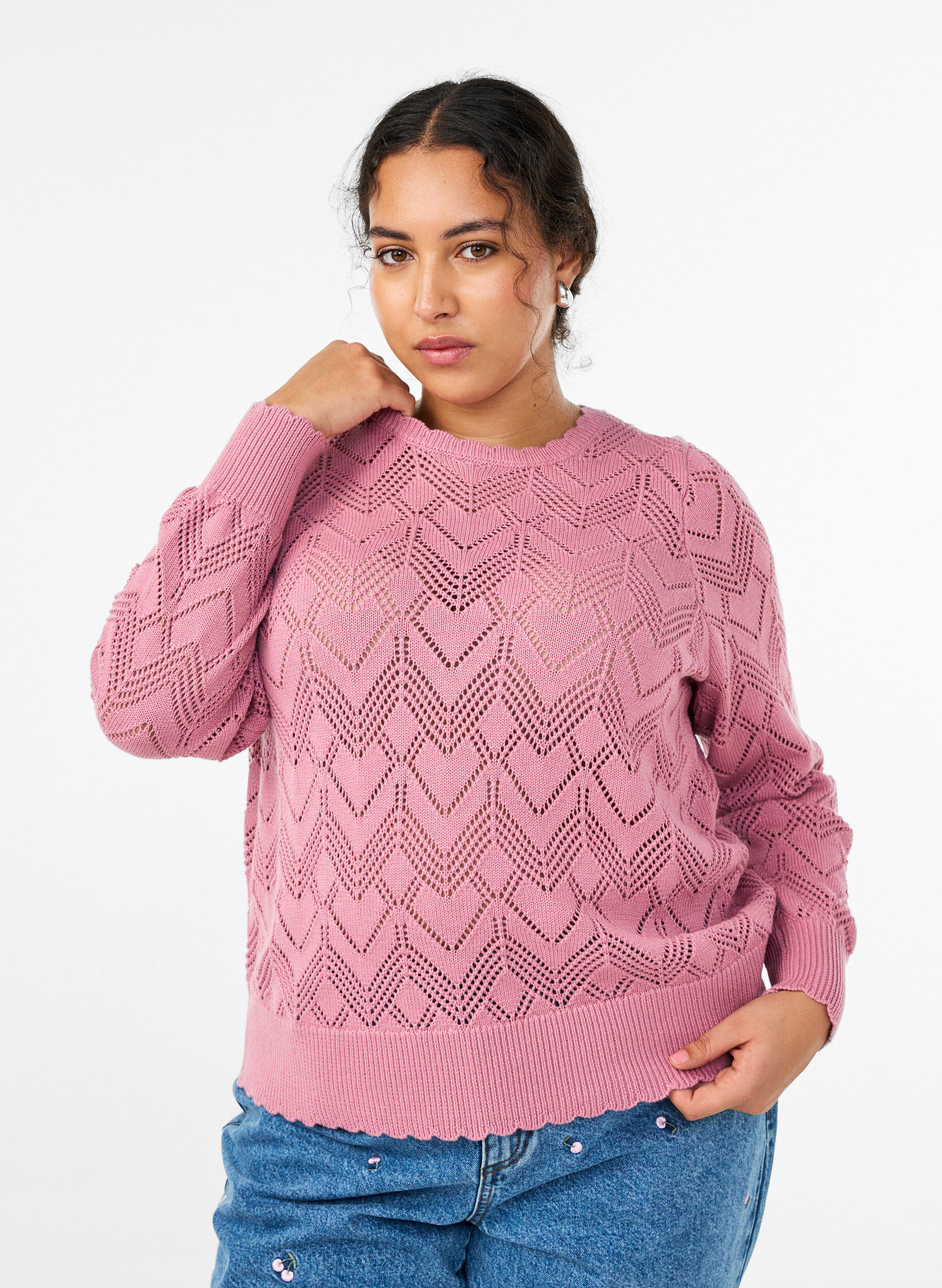 Patterned knit blouse with wavy edge and round neckline, Rose, Model