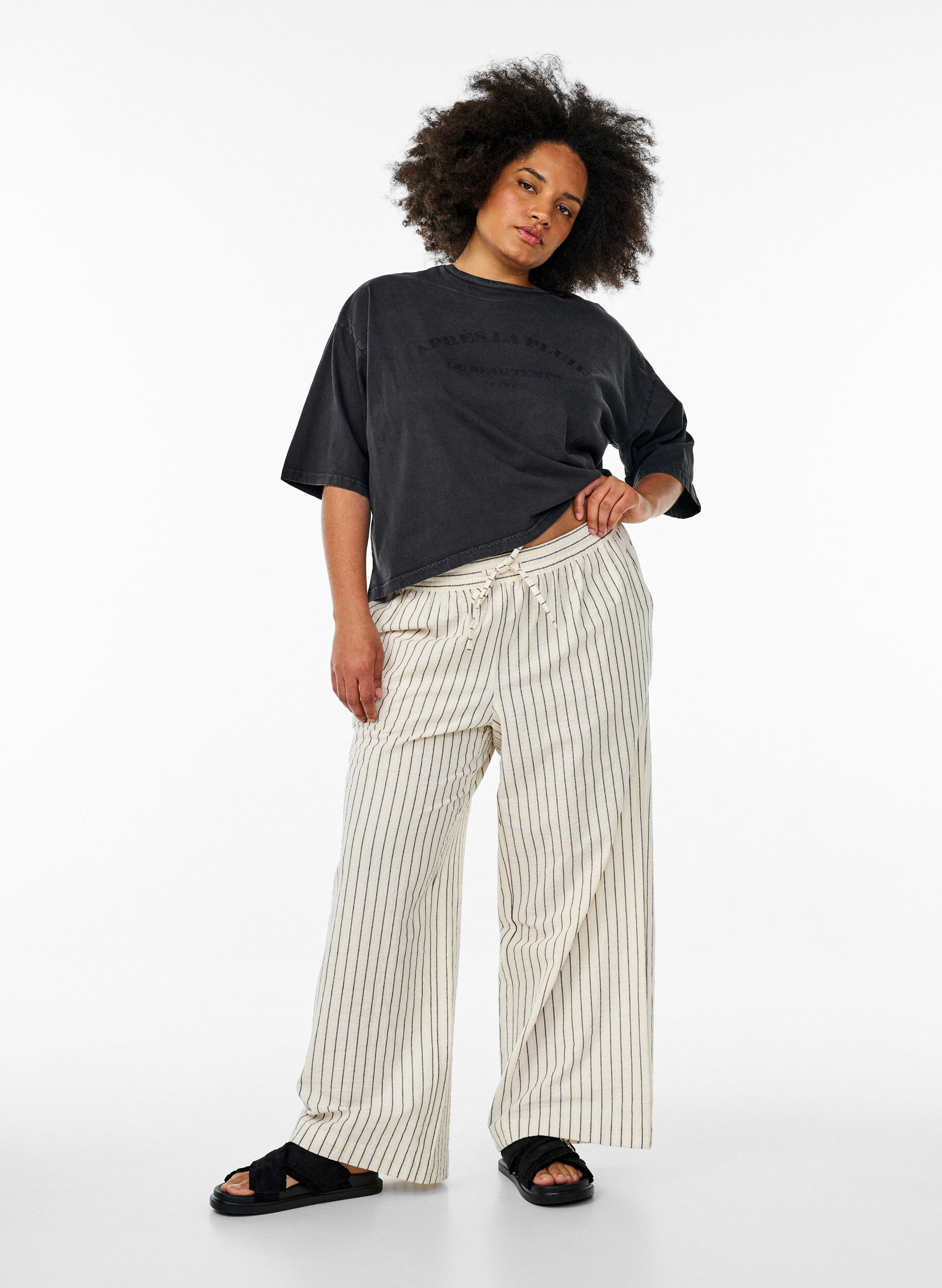 Zizzifashion Loose trousers with high waist and pockets, Vanilla, Model image number 0