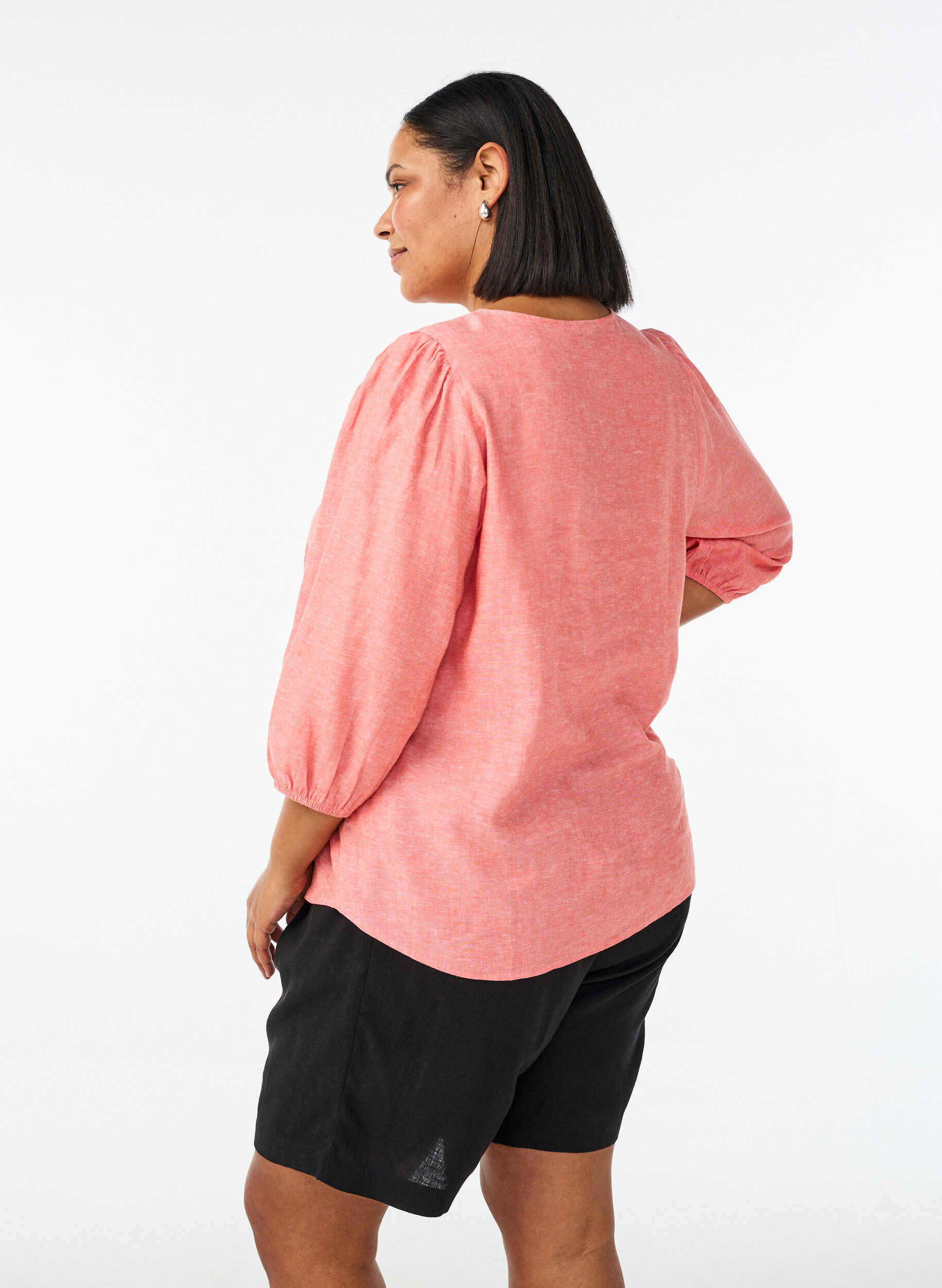 Zizzifashion High-waisted linen and viscose shorts, Black, Model image number 2