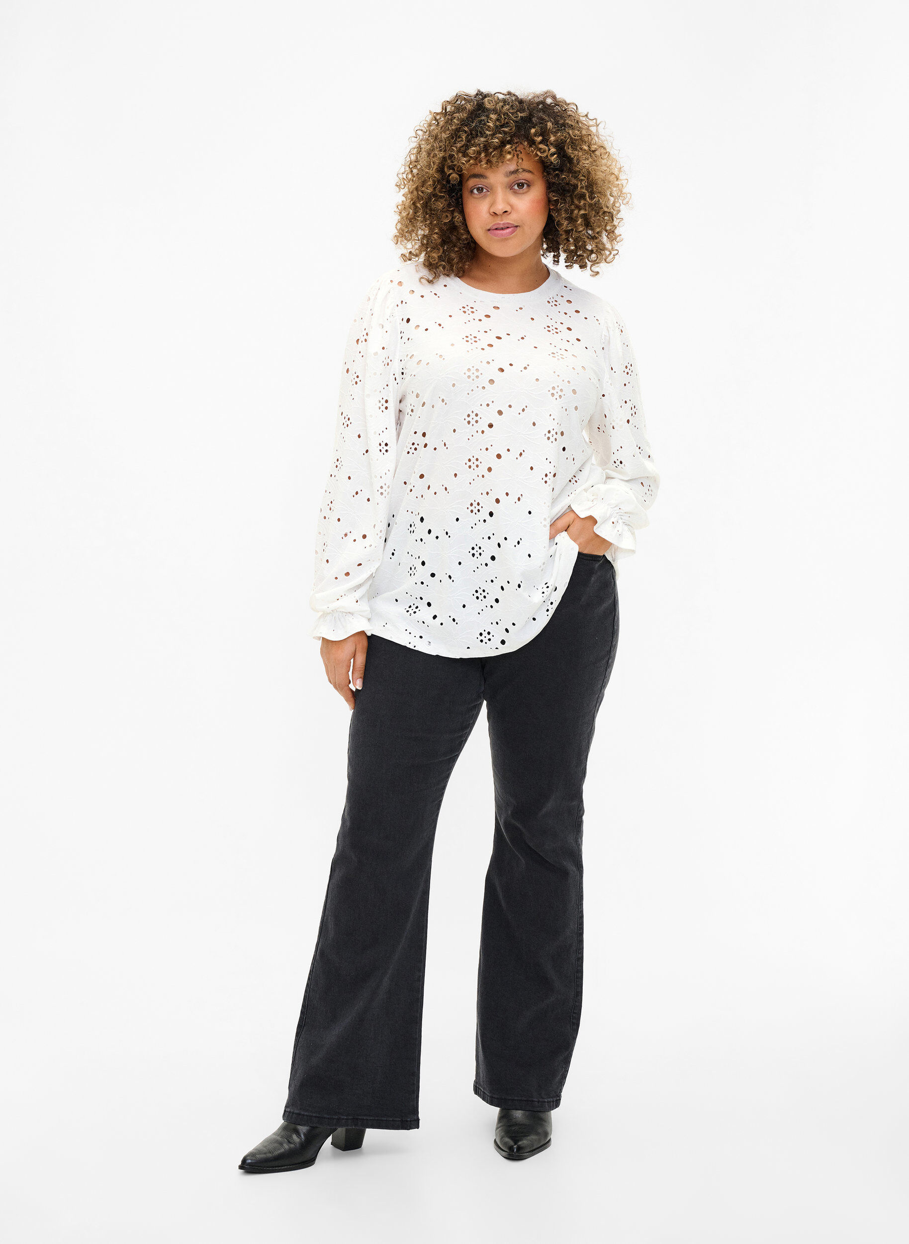 Zizzifashion Long-sleeved blouse with hole pattern, Bright White, Model image number 2