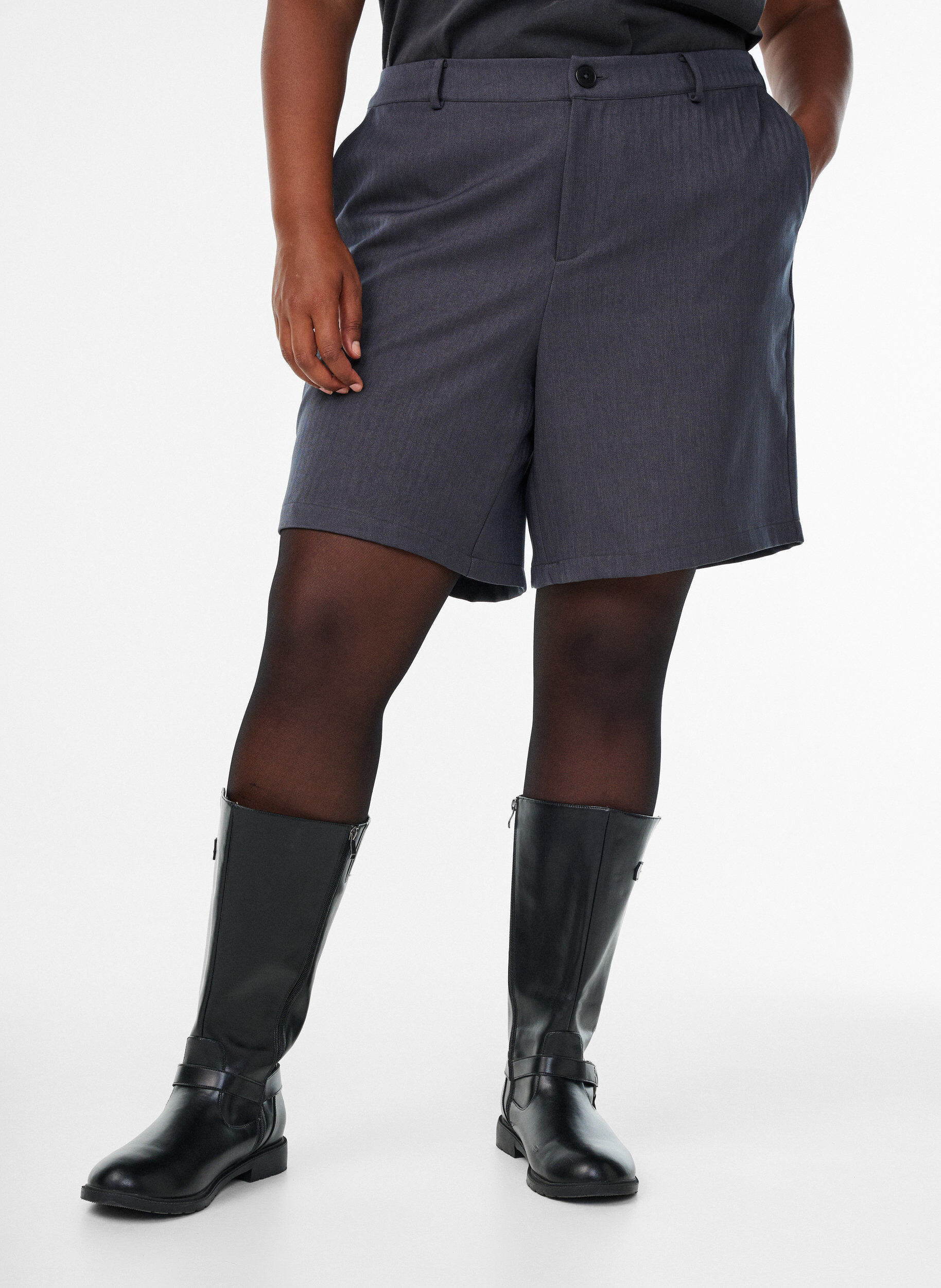 Zizzifashion Tailored bermuda shorts with pockets, Dark Grey, Model image number 3