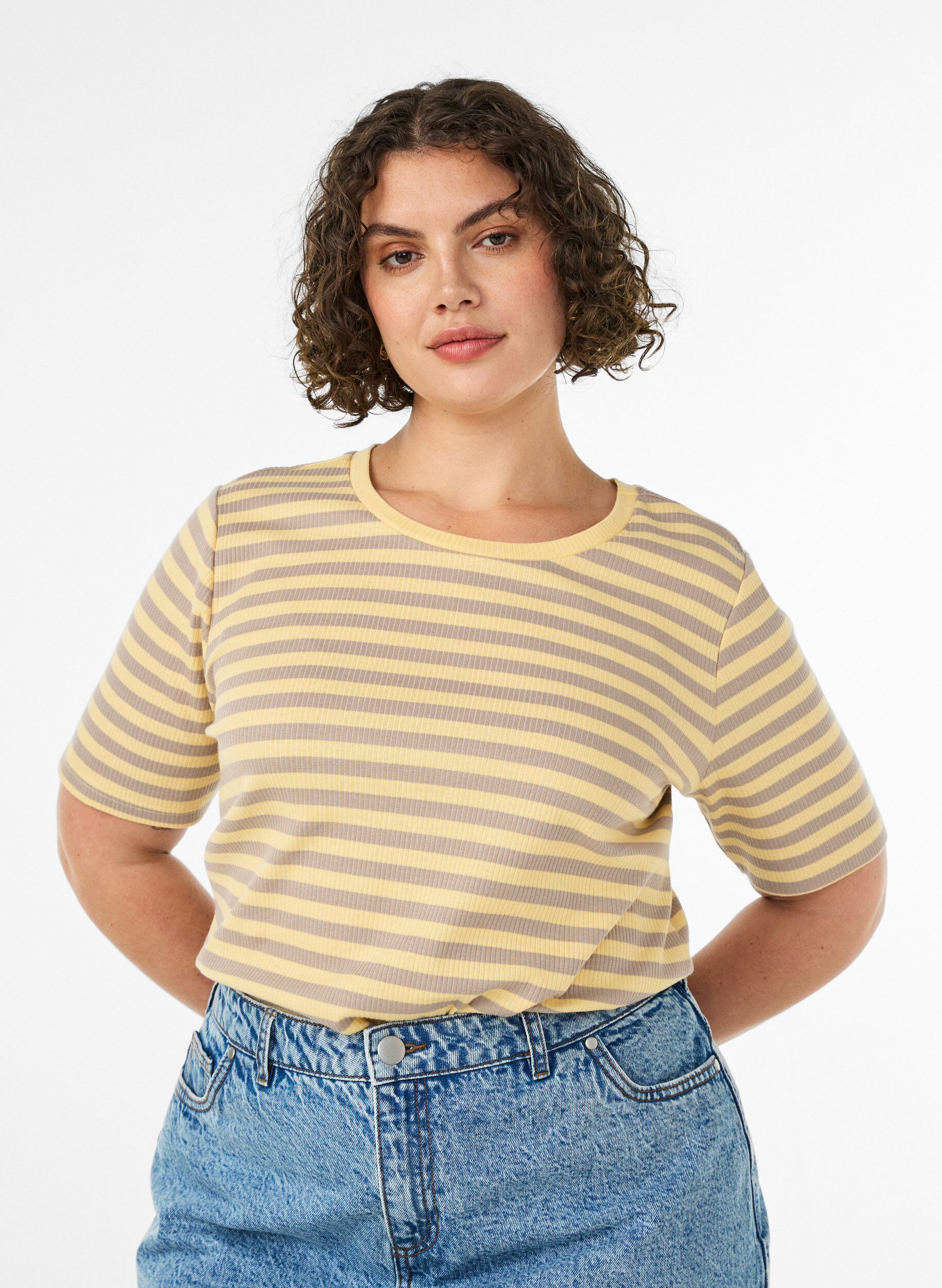 Striped T-shirt with ribbed texture, Yellow, Model