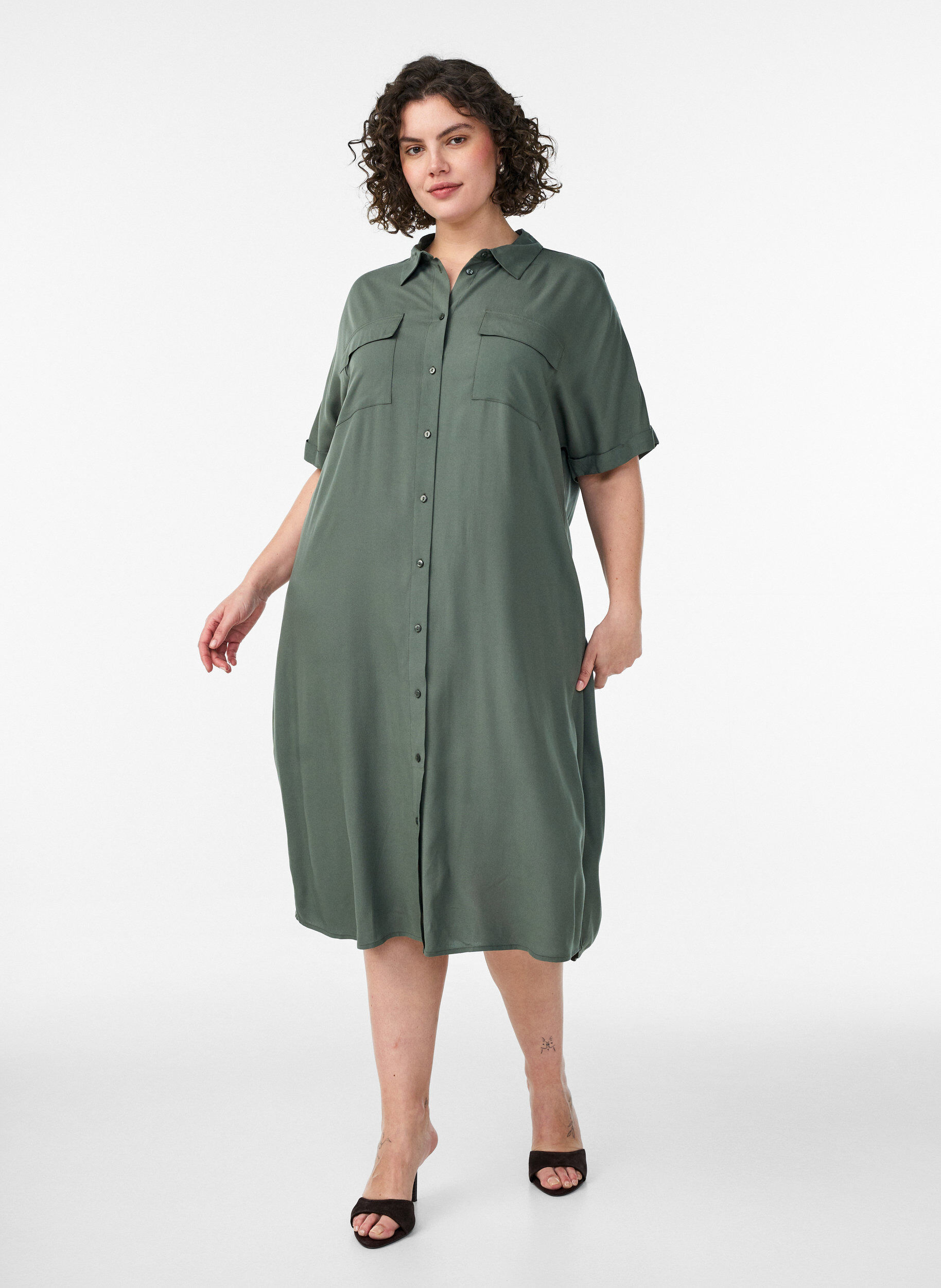 Long shirt dress with short sleeves, Green, Model