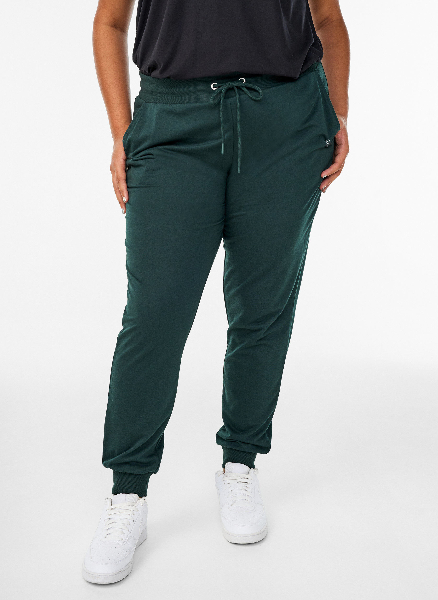 Zizzifashion Loose tracksuit trousers with pockets, Green, Model image number 2