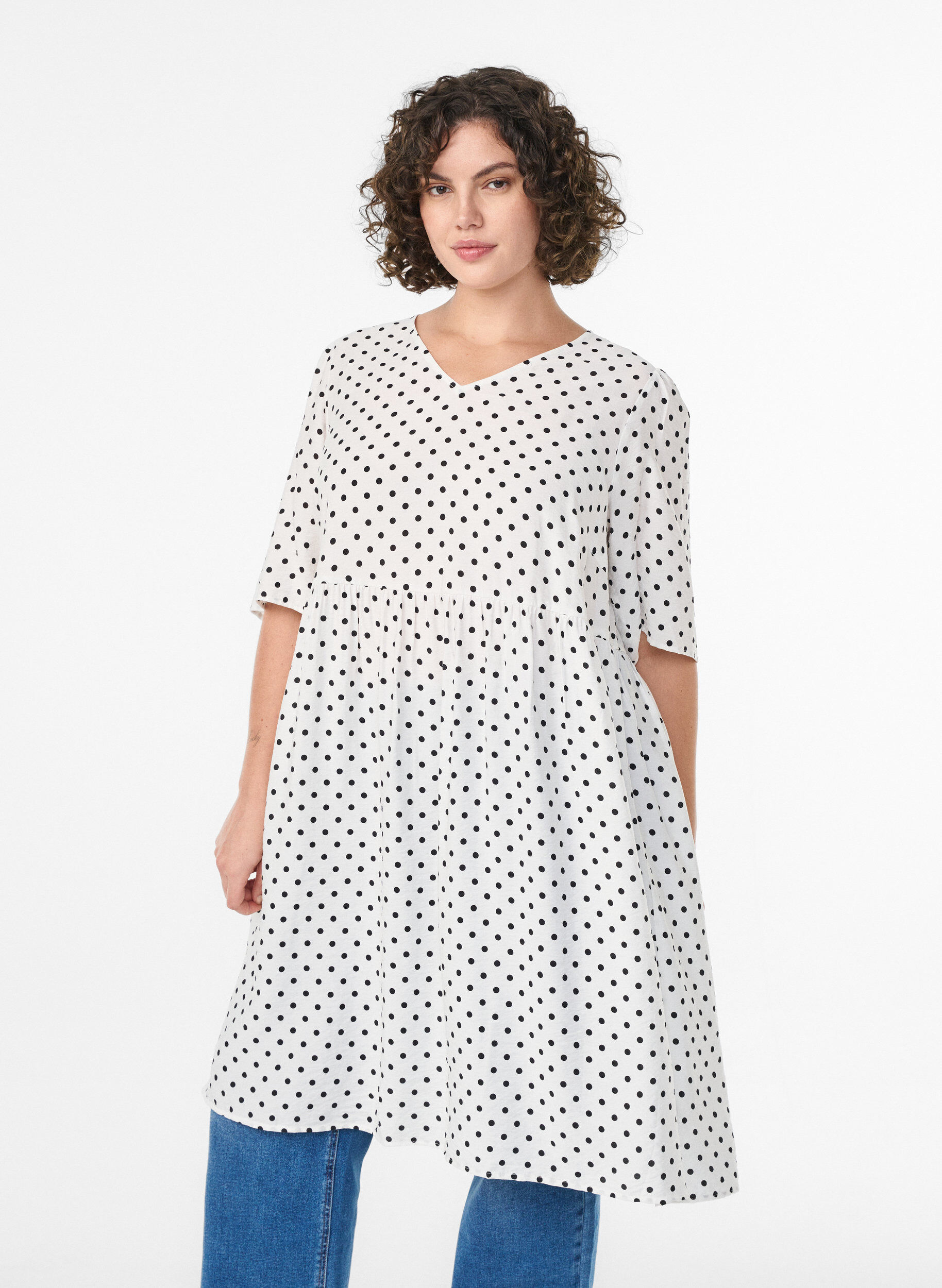 Dotted dress with V-neckline and A-line shape, White, Model