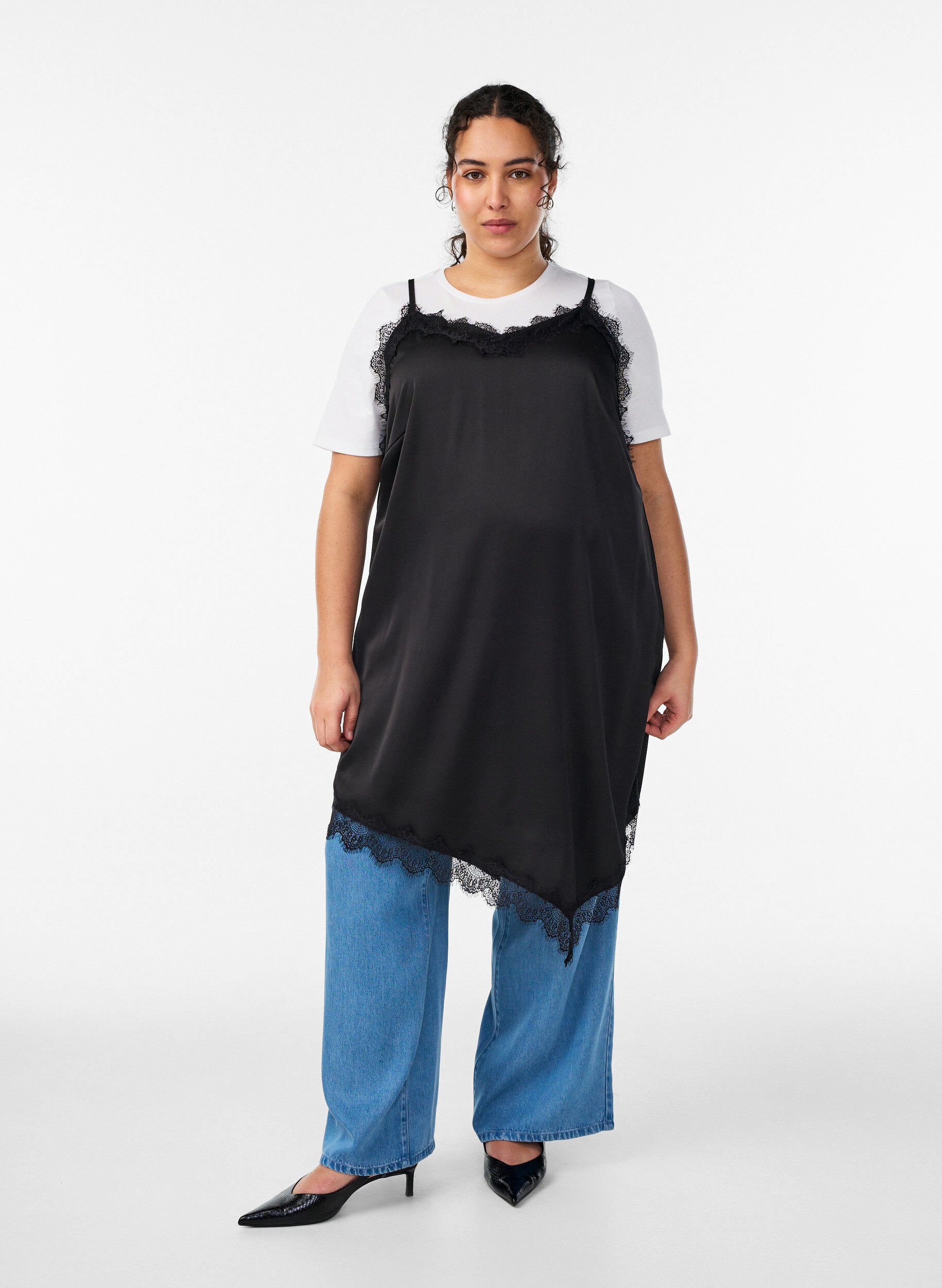 Satin-look dress with lace trim, Black, Model