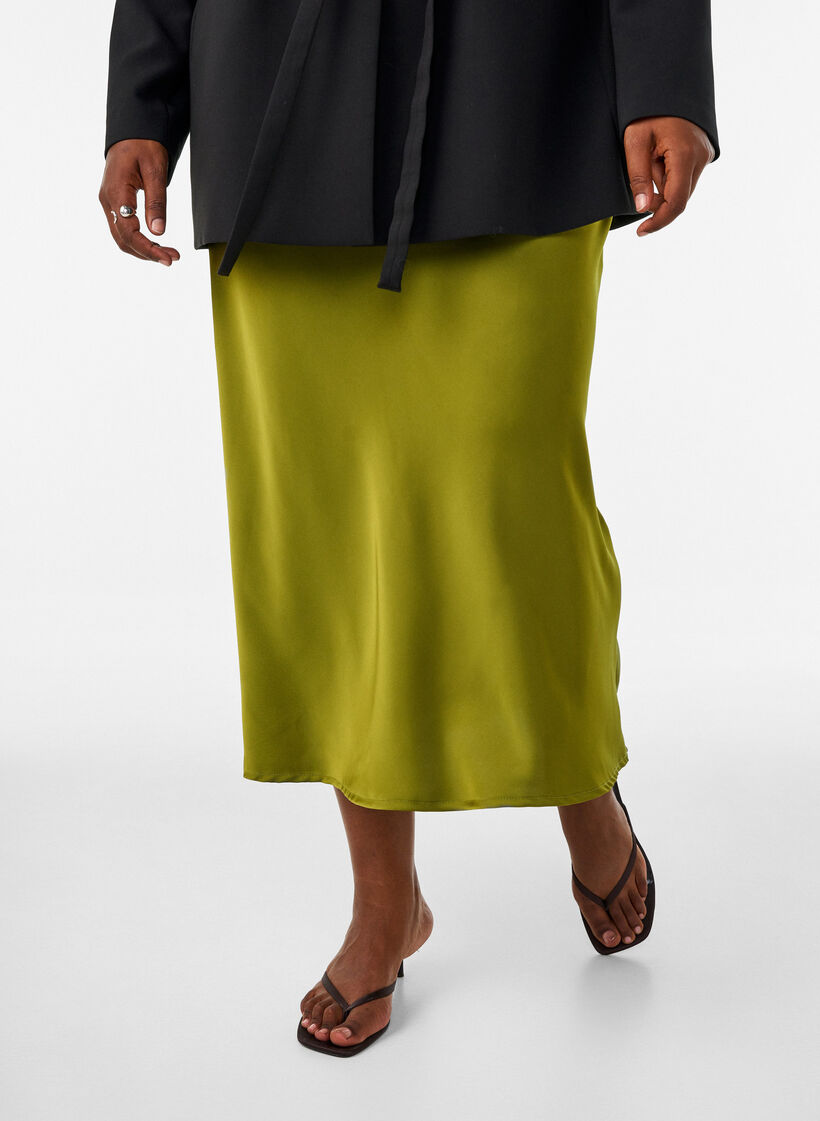 Satin midi skirt, Green, Model
