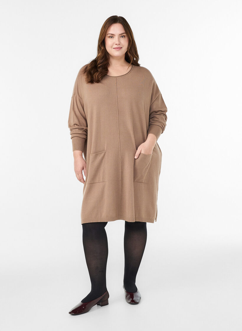 Short knit dress with centre seam and pockets, Brown, Model image number 1