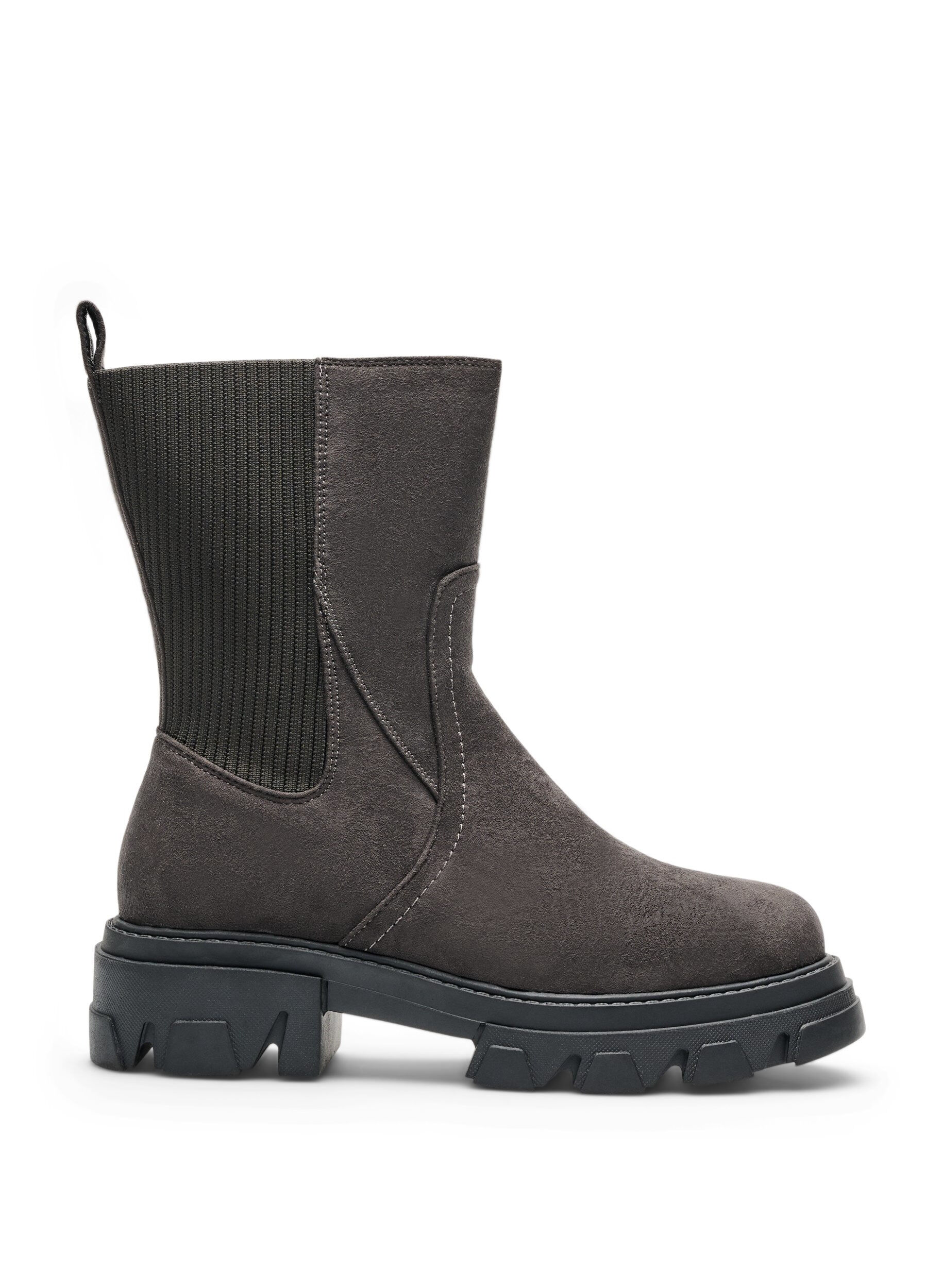 Chunky boot in faux suede