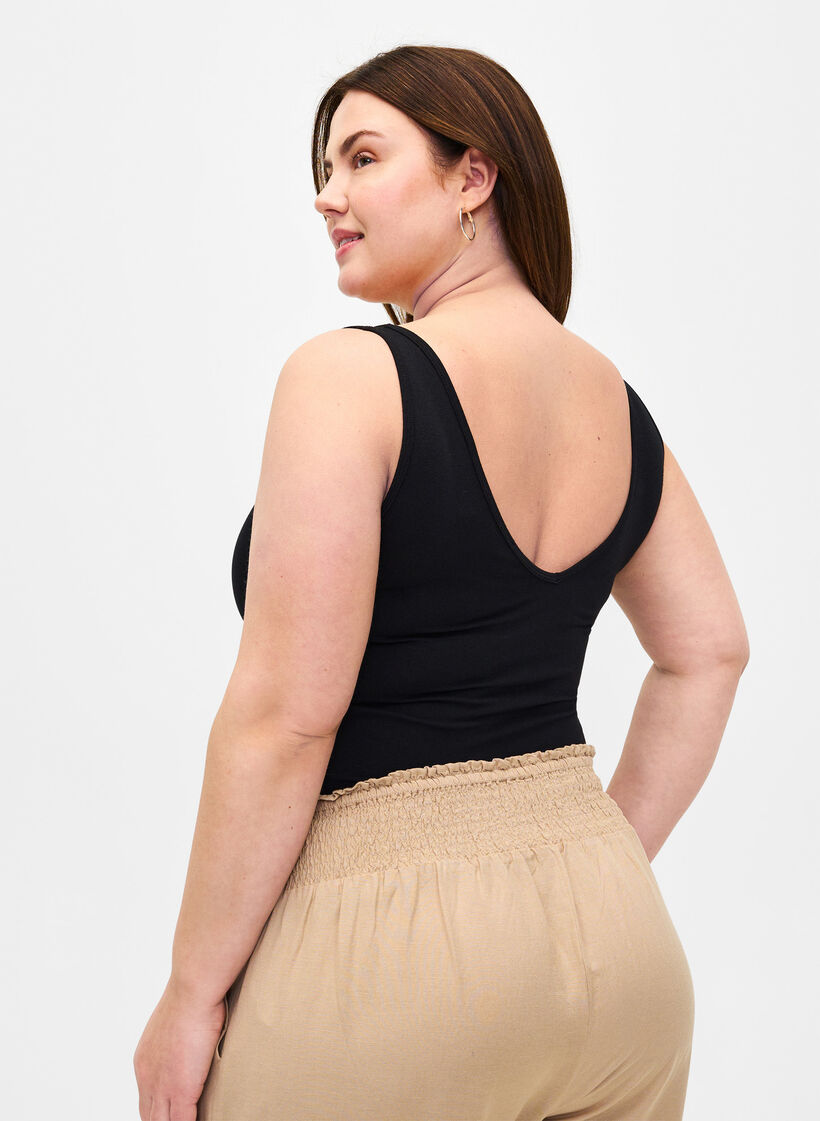 Seamless top in modal, Black, Model image number 1