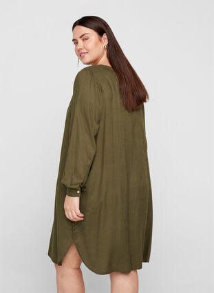 Long-sleeved dress in viscose, Ivy Green, Model image number 1