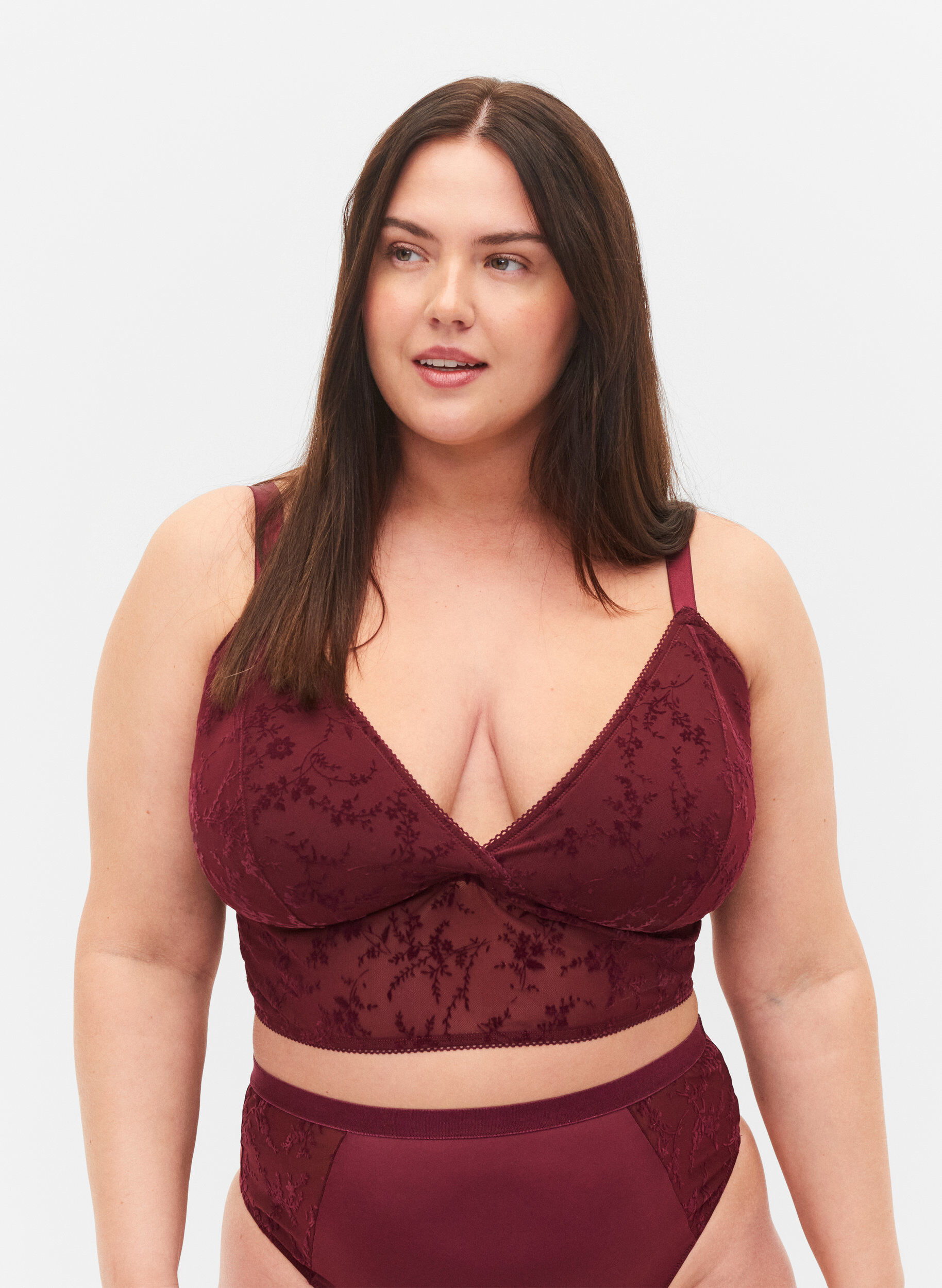 Zizzifashion Light padded lace bra, Bordeaux Ass, Model image number 0