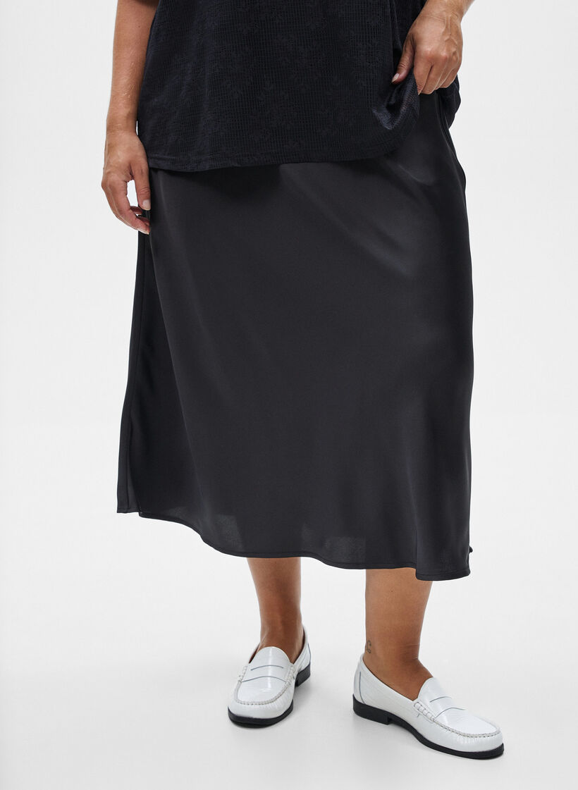 Satin midi skirt, Black, Model image number 3