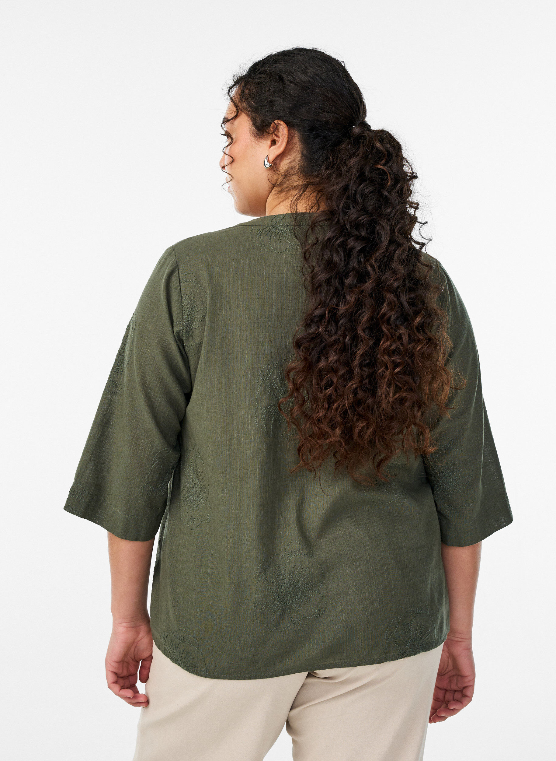Zizzifashion Cotton blouse with embroidered details and 3/4 sleeves, Green, Model image number 2