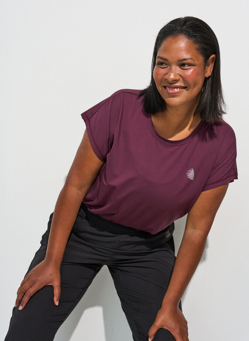 Solid-coloured training T-shirt, Red, Model image number 0