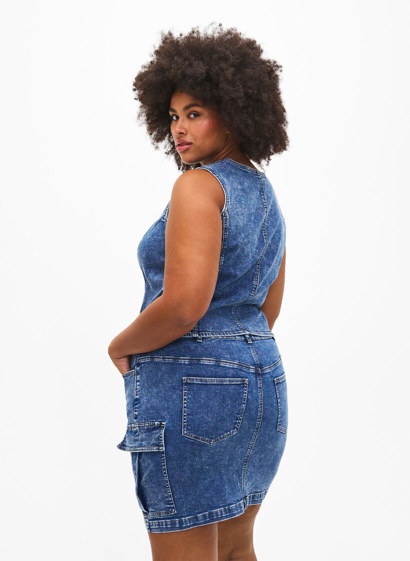 Close-fitting denim skirt with cargo pocket, Blue Denim, Model image number 1