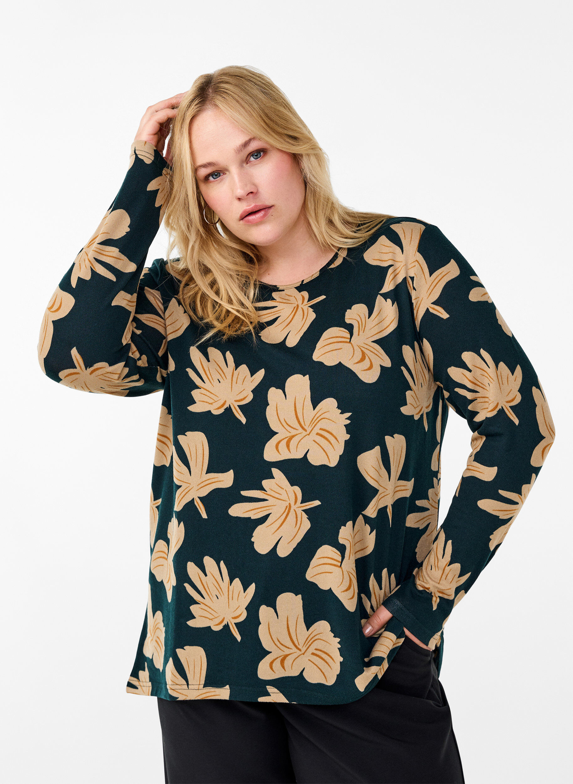 Floral blouse with long sleeves, Green, Model