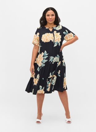 Short-sleeved viscose dress with print, Roses on Navy, Model image number 2