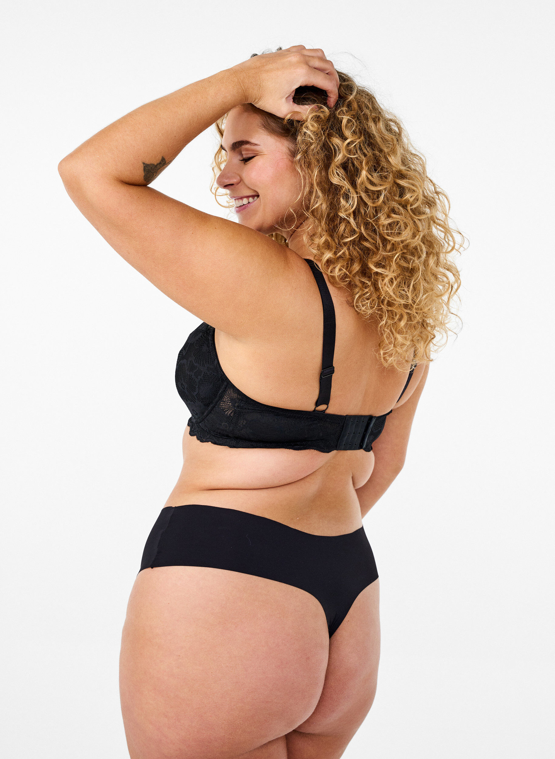 Zizzifashion Full cover lace bra, Black, Model image number 2