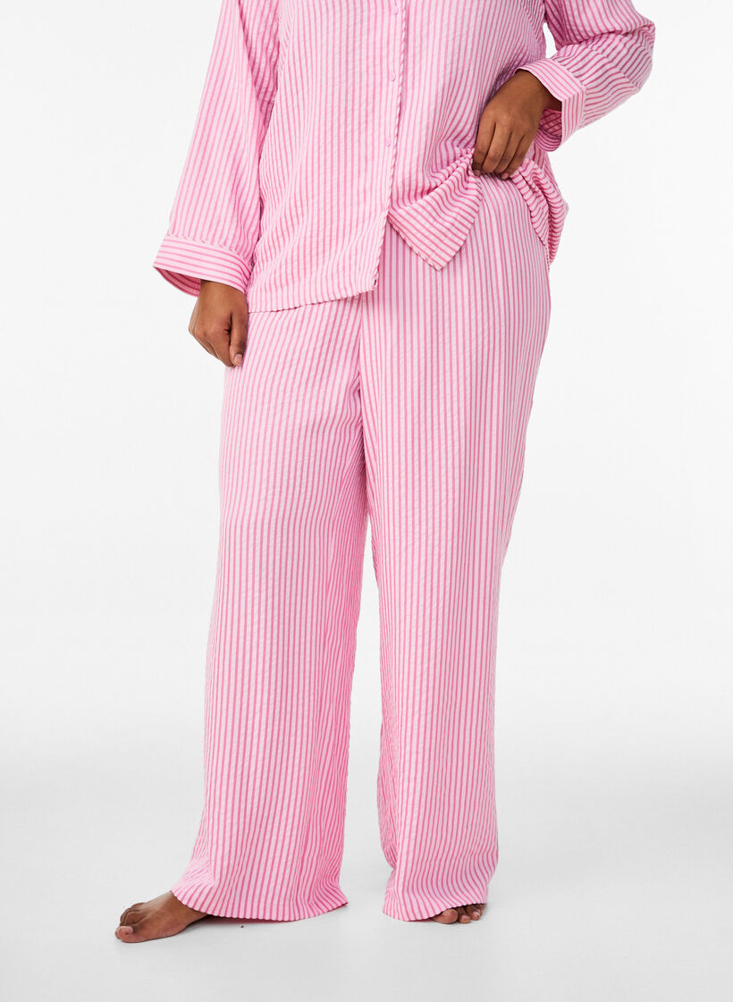 Loose seersucker pyjama trousers with high waist, Pink, Model image number 2
