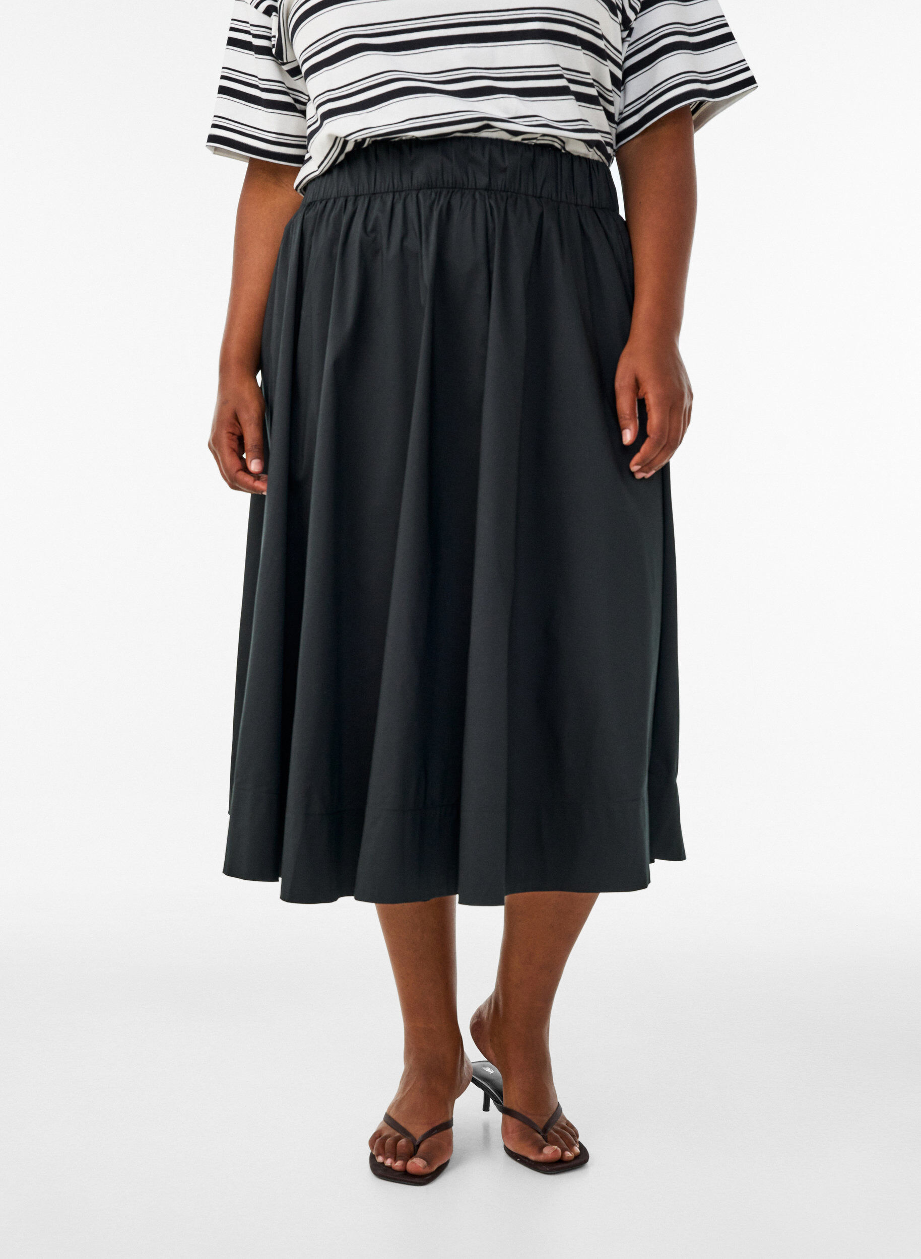 Wide A-line midi skirt, Black, Model
