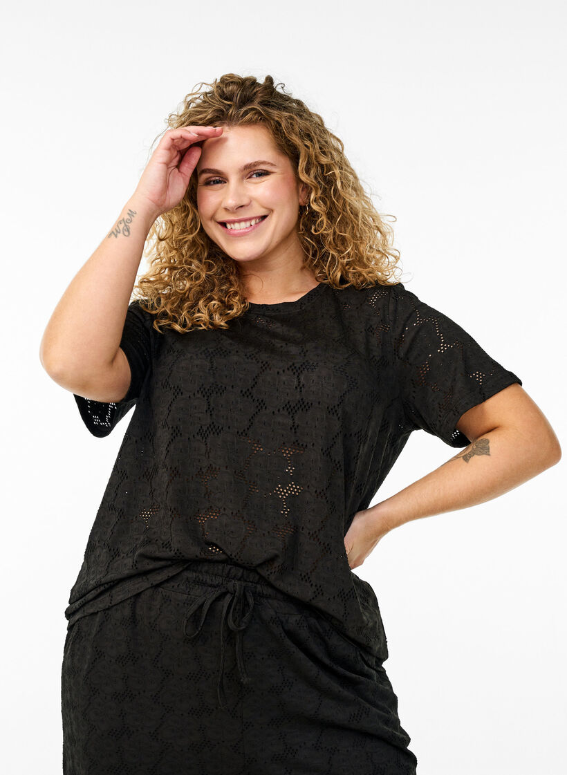 FLASH - T-shirt with eyelet pattern, Black, Model image number 0