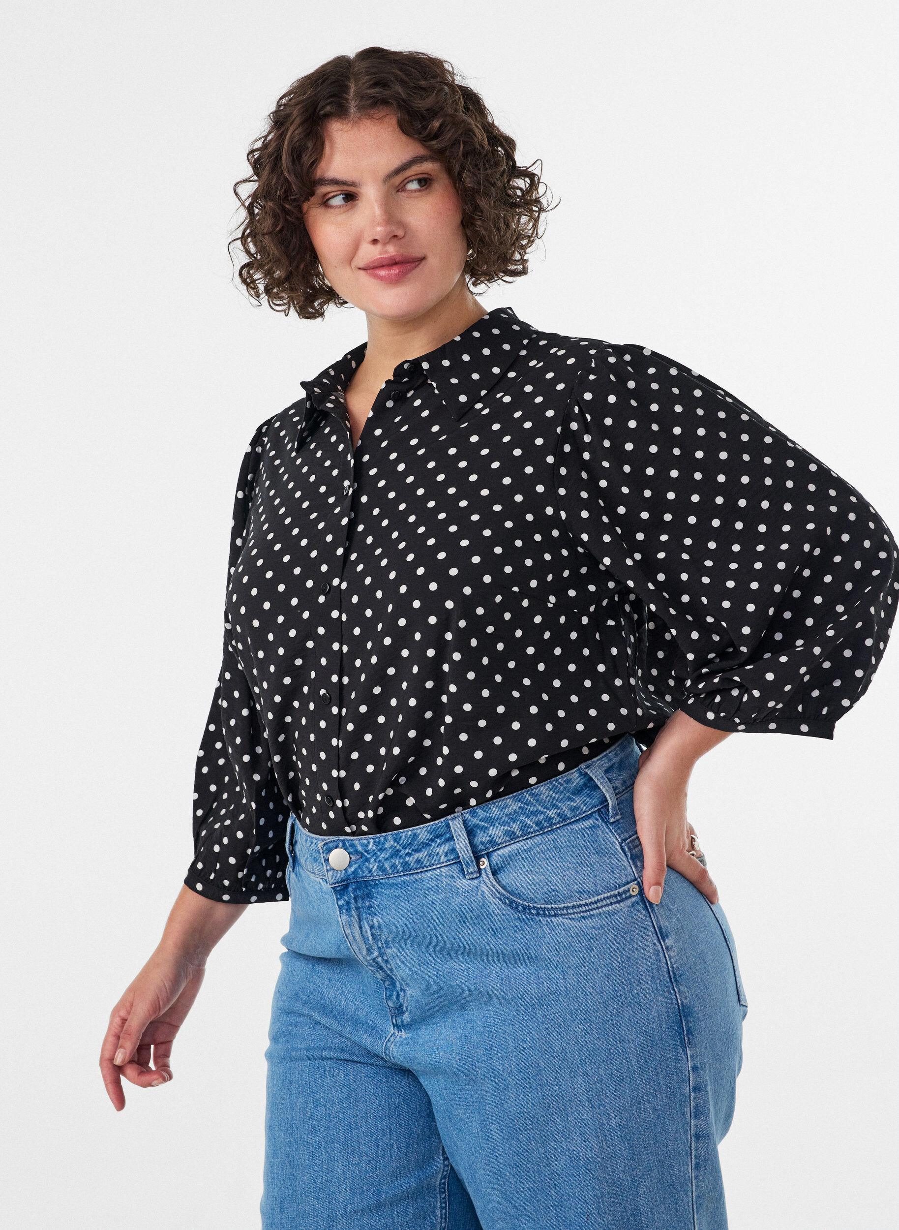 Shirt with dotted pattern and 3/4 sleeves, Black, Model