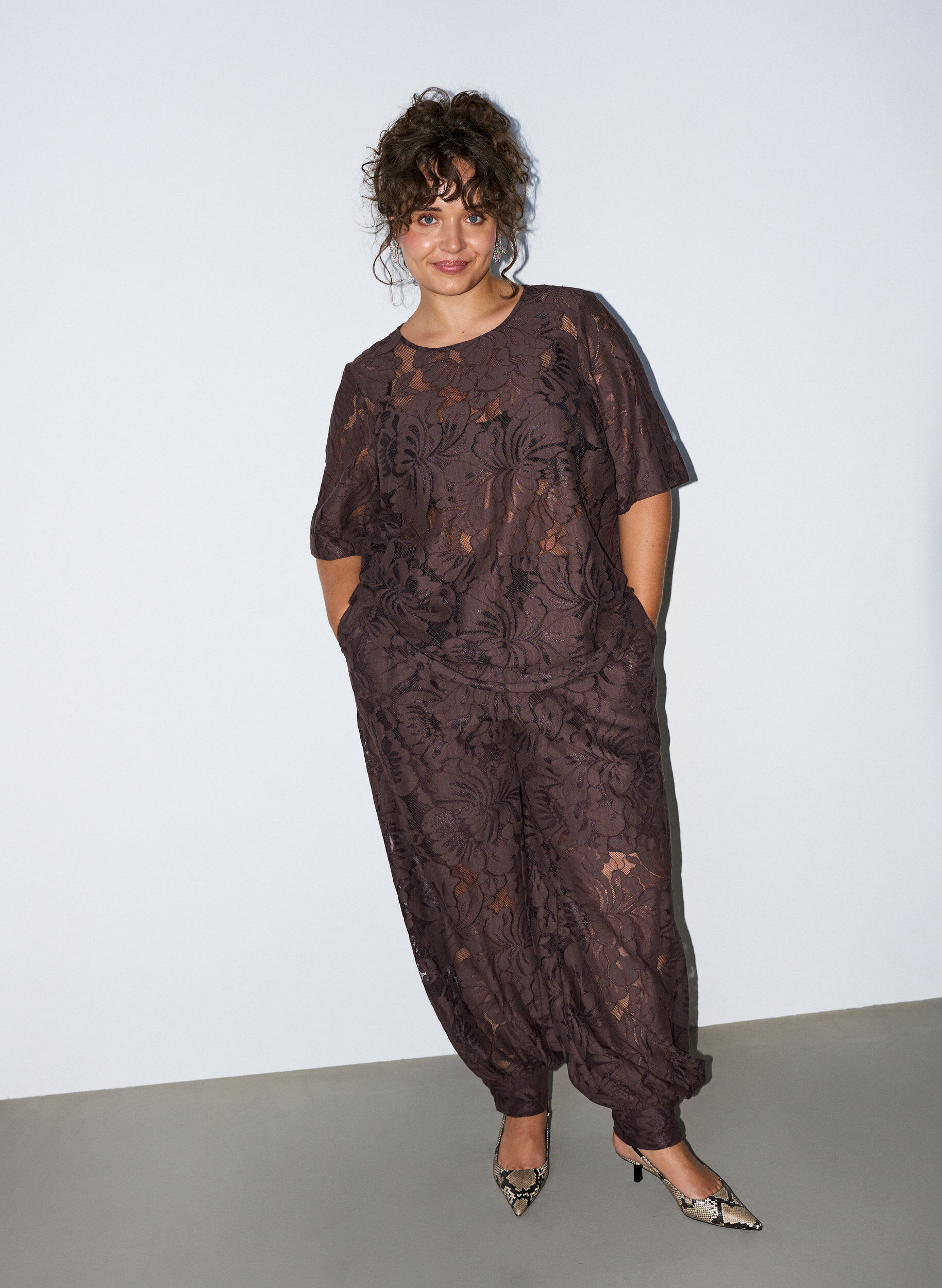 ZizzifashionLace blouse with short sleeves, Brown, Model image number 1