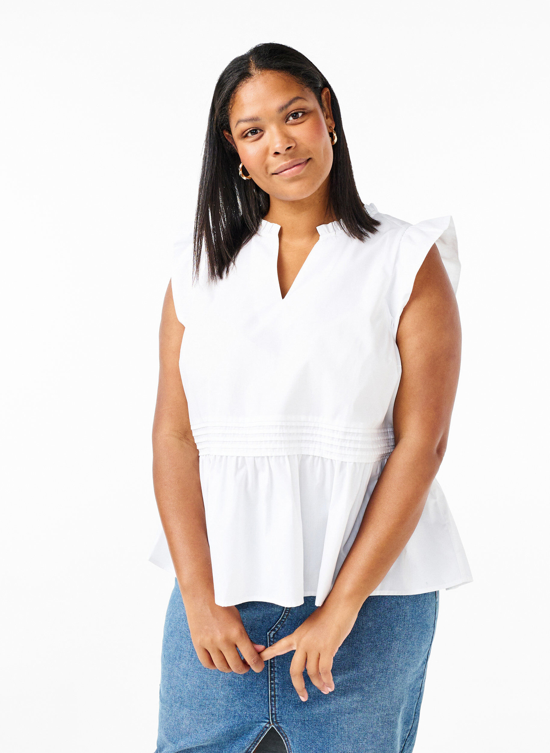 Sleeveless top with pin-tuck and ruffle details, White, Model