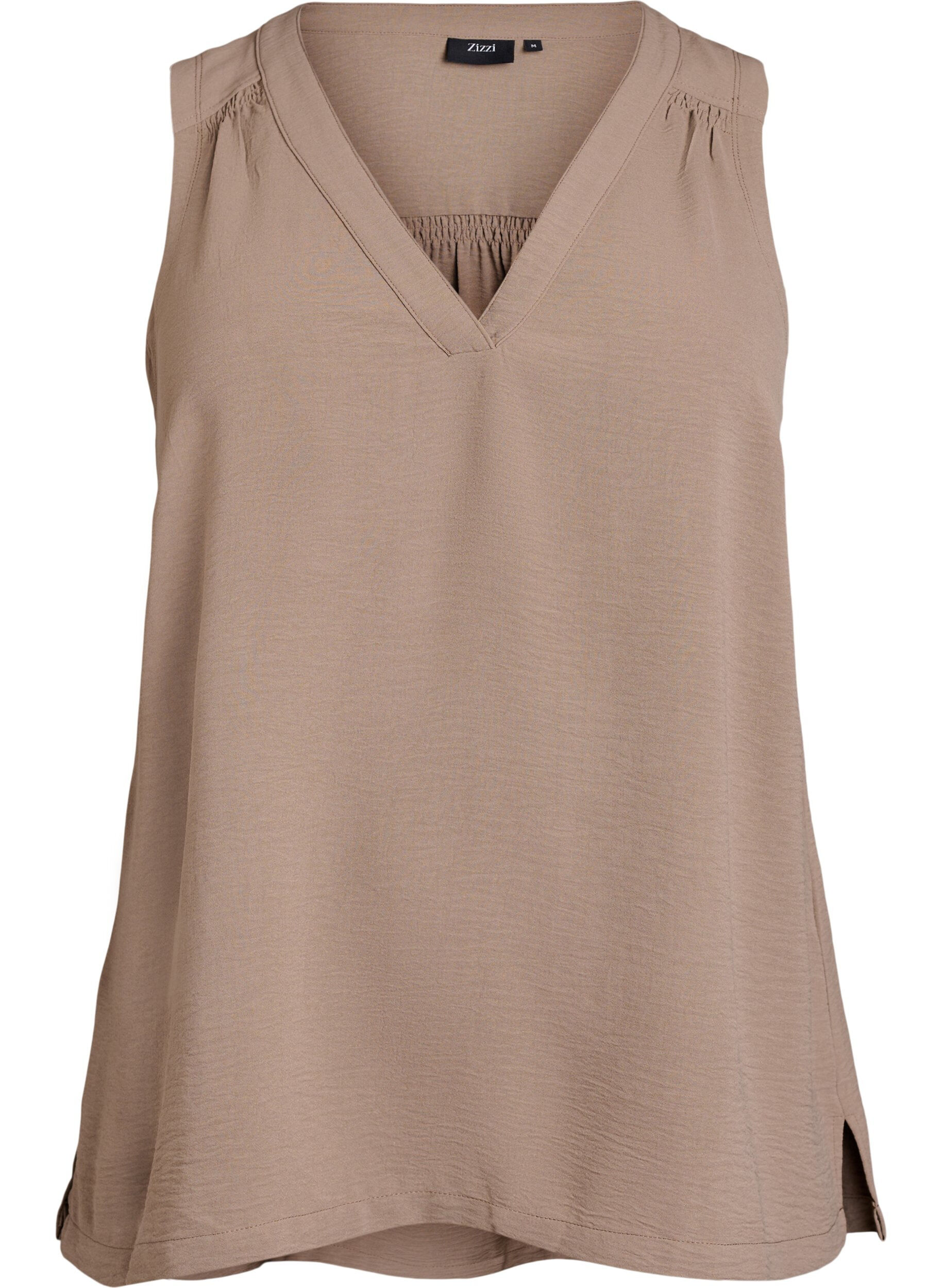 Sleeveless top with wrinkle details