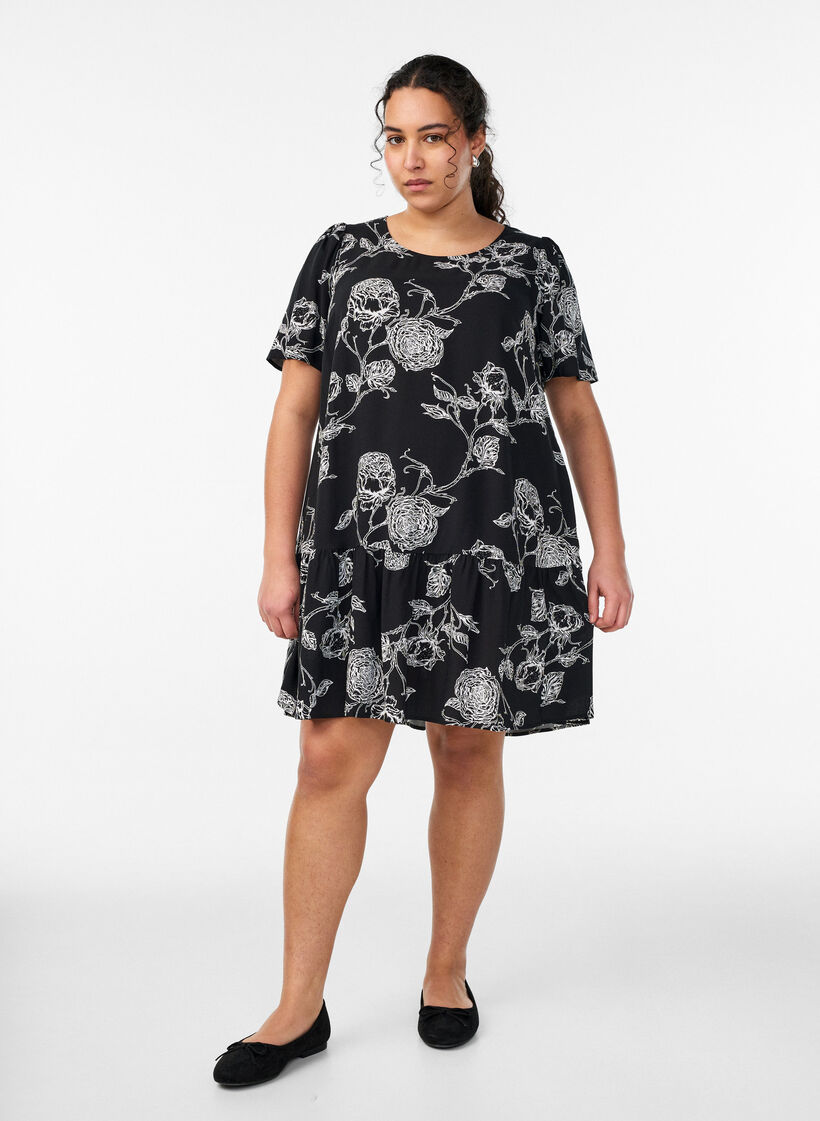Viscose dress with cutline, Black, Model image number 1