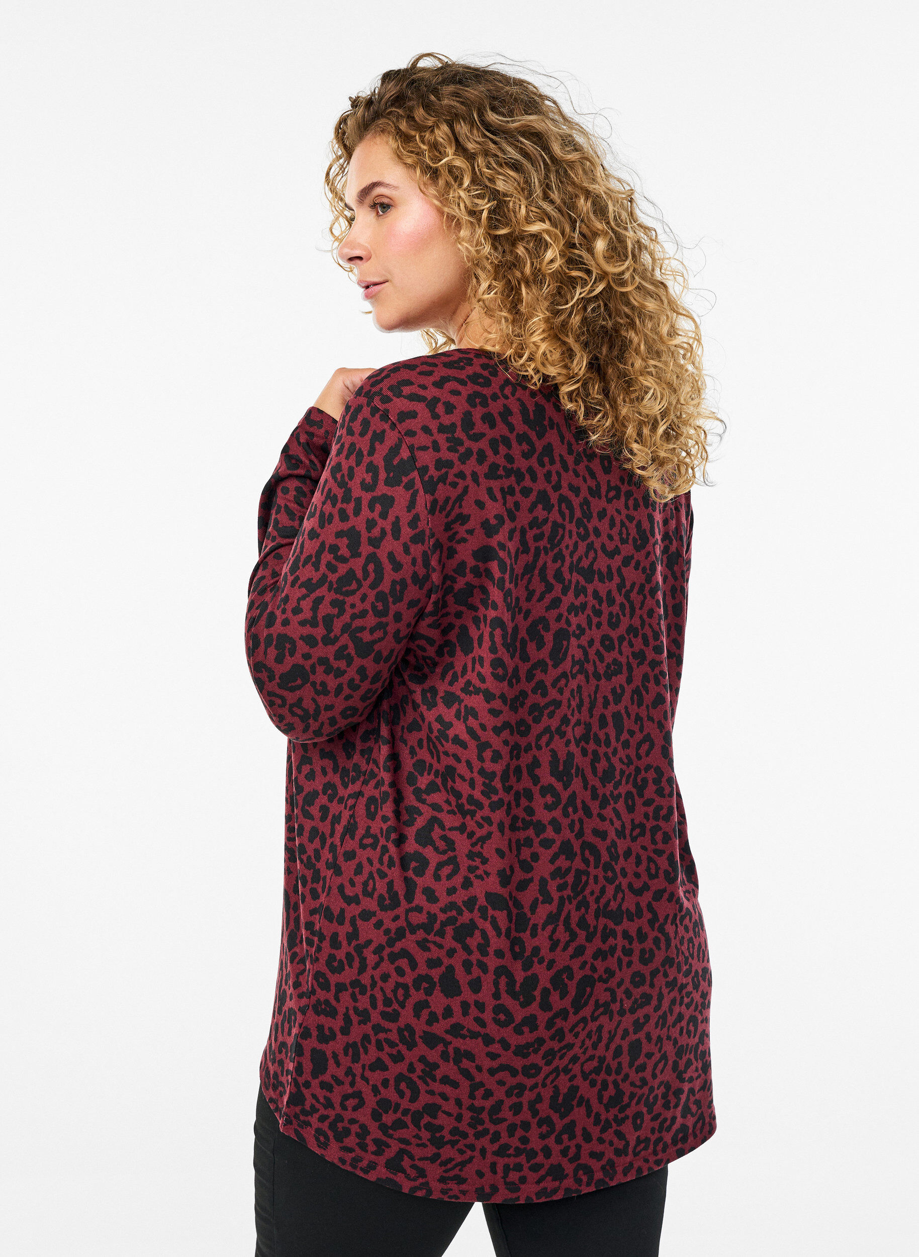 ZizzifashionLeopard print blouse with long sleeves, Dark Bordeaux, Model image number 2