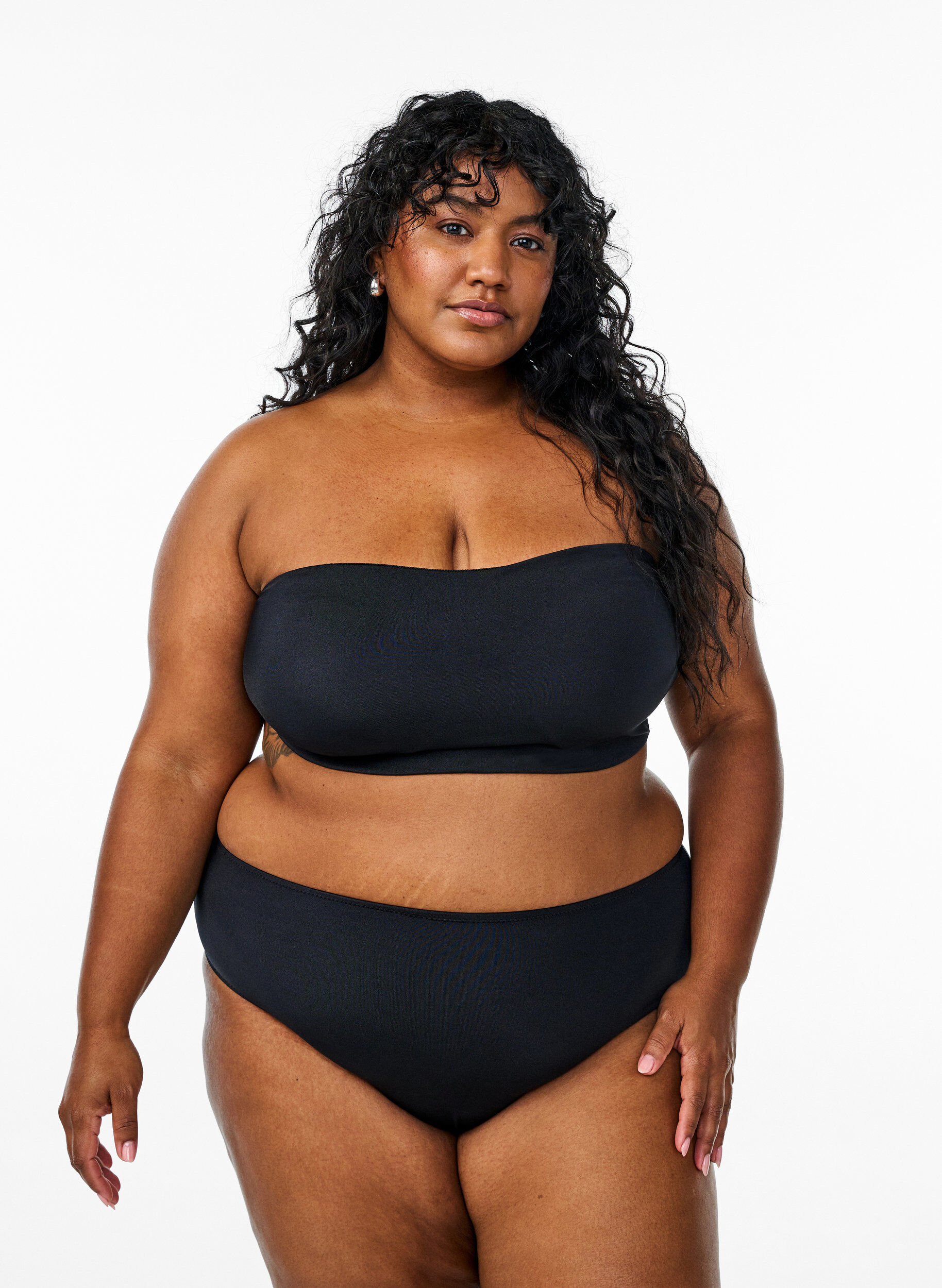 Zizzifashion Solid color bandeau bikini top, Black, Model image number 1