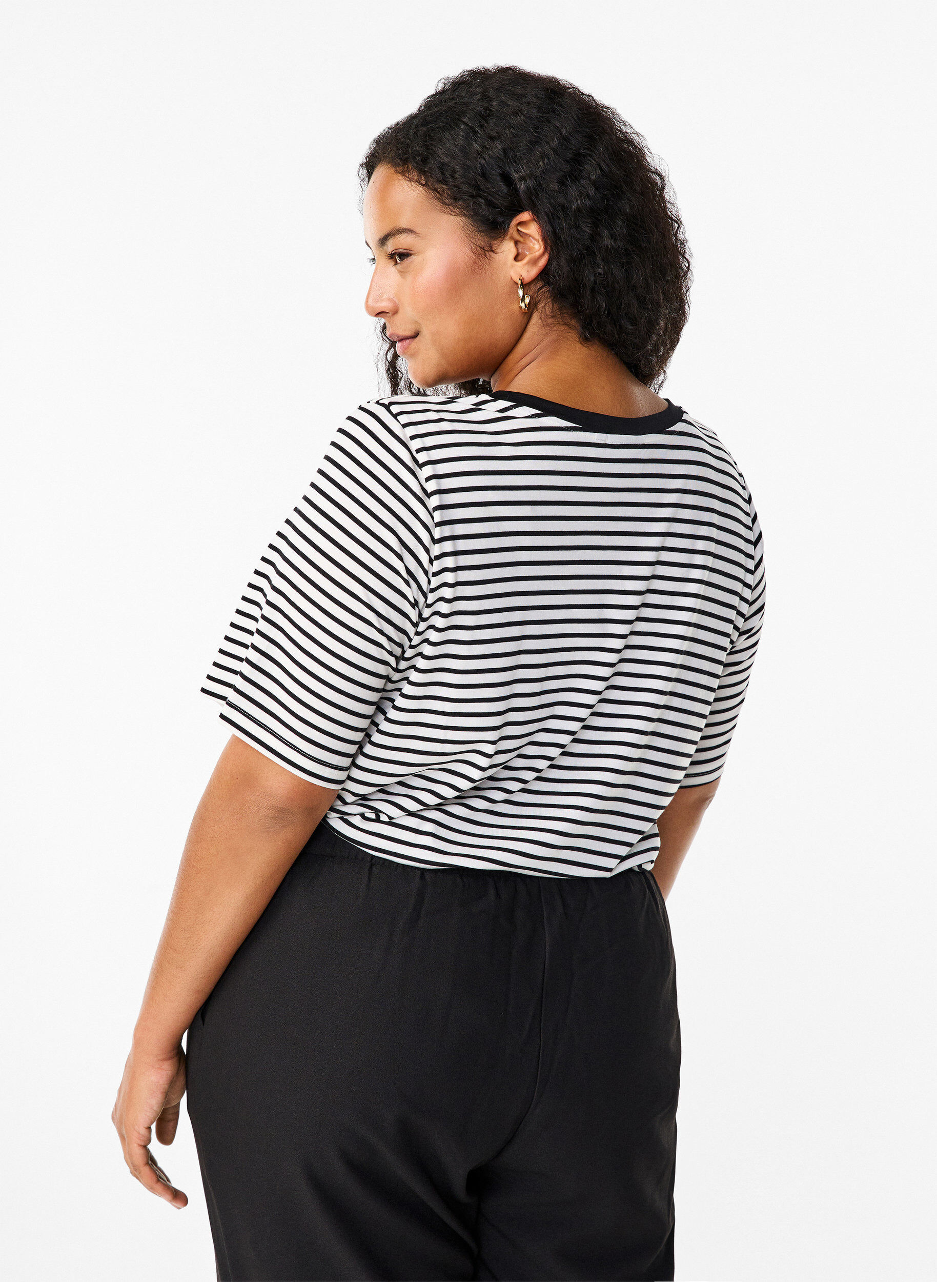 Zizzifashion Striped T-shirt in lyocell with round neck, Black, Model image number 2