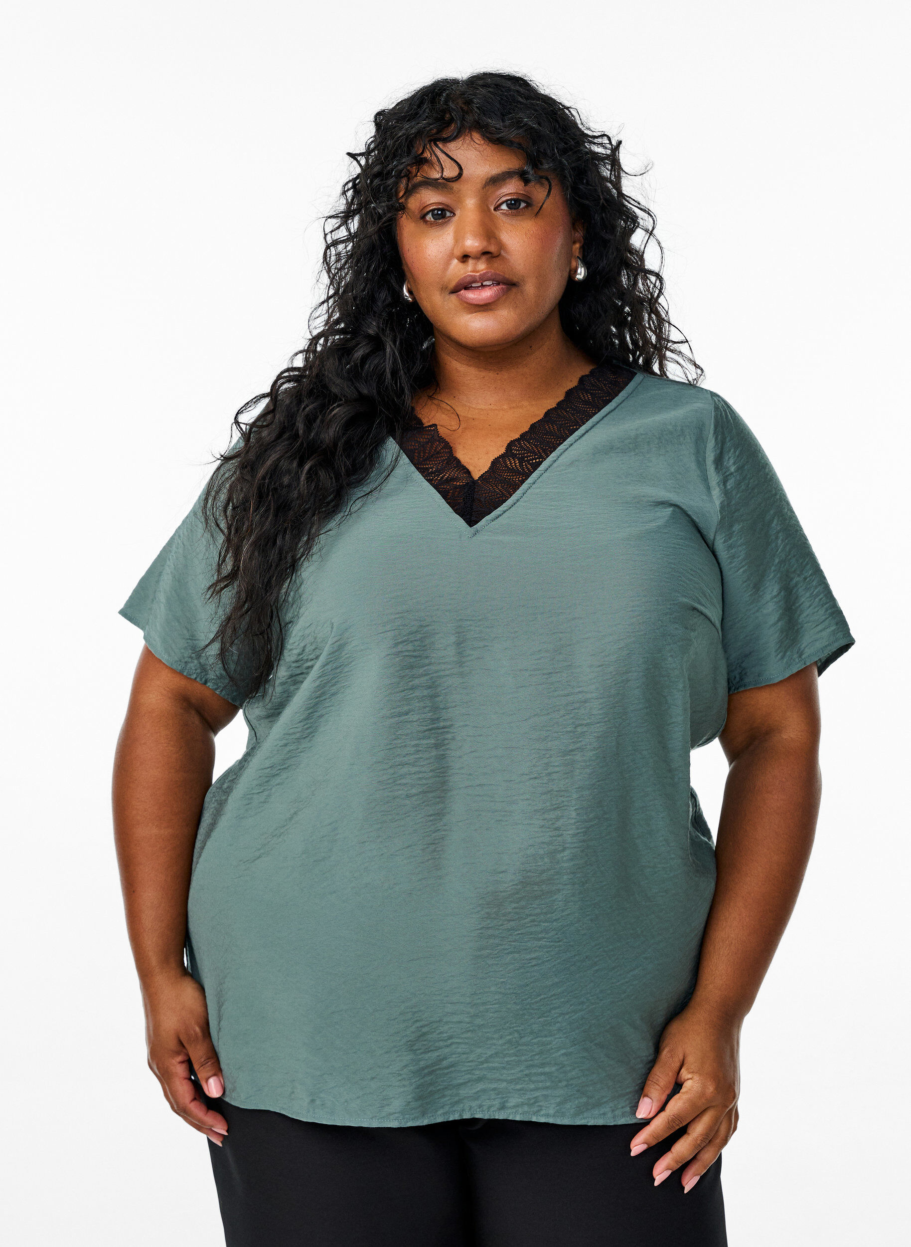 Short-sleeved viscose blouse with lace trim, Green, Model