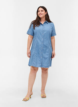 Short-sleeved denim shirt dress with a belt, Light blue denim, Model image number 2
