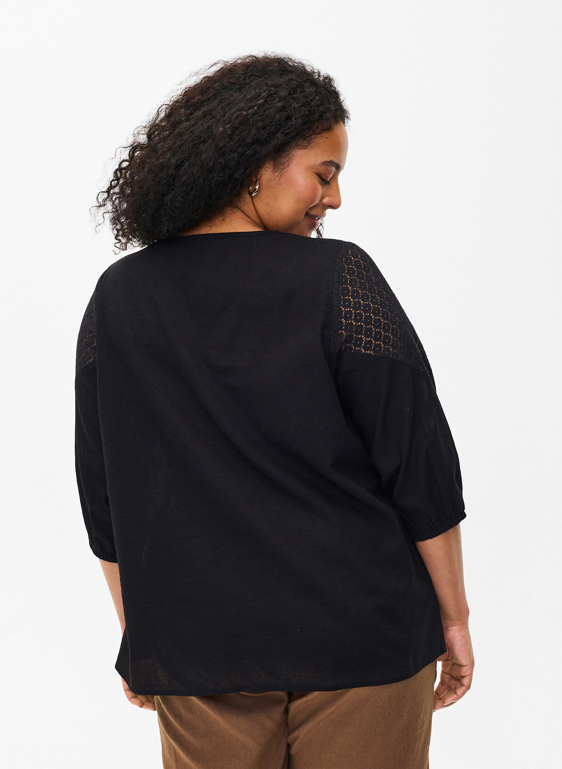Zizzifashion Blouse in a cotton mix with linen and crochet detail, Black, Model image number 1