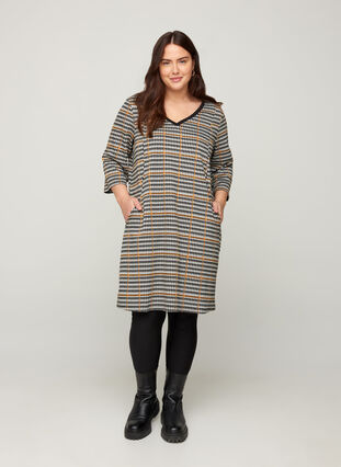 Dress with a V-neck and 3/4 length sleeves, Check, Model image number 2