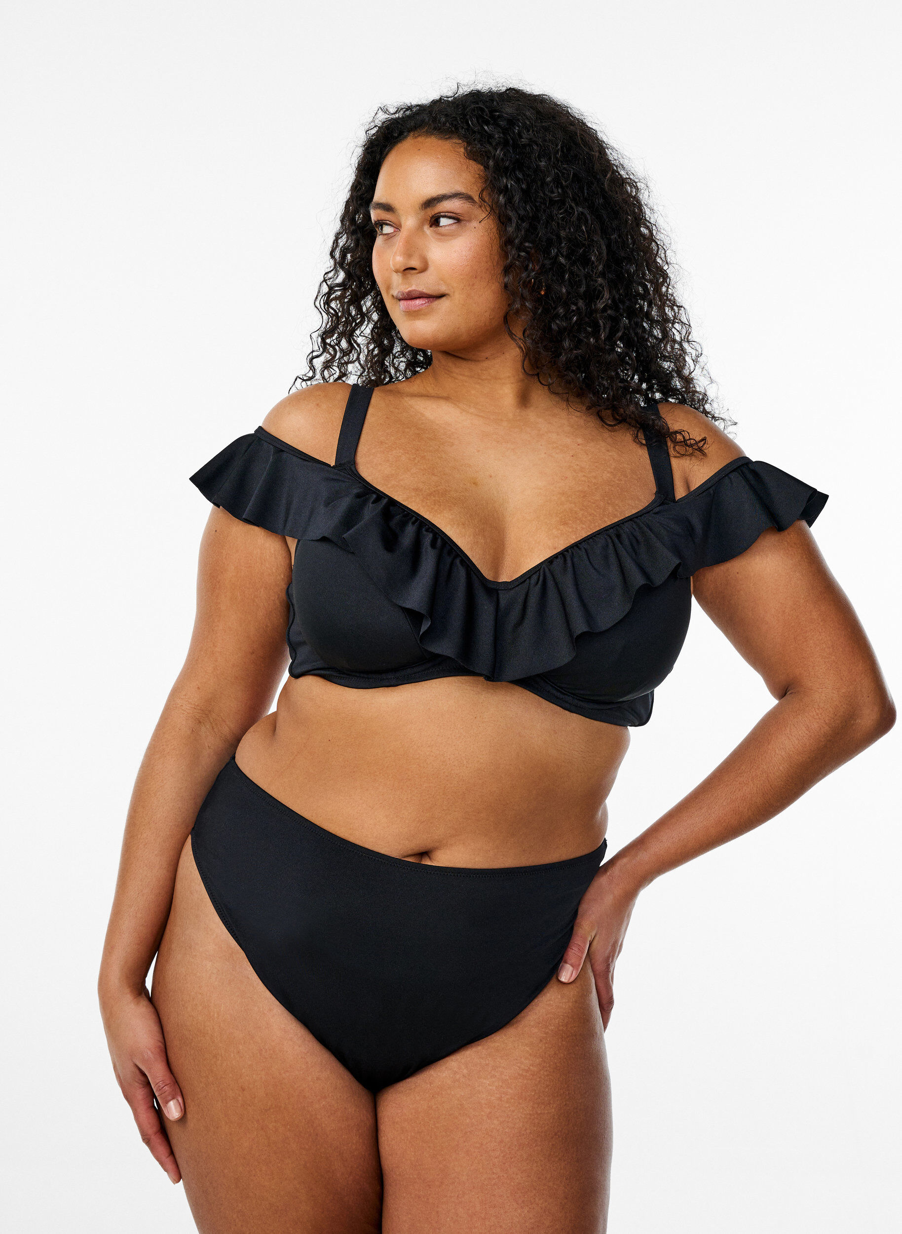 Zizzifashion Bikini top with ruffles and underwire, Black, Model image number 1