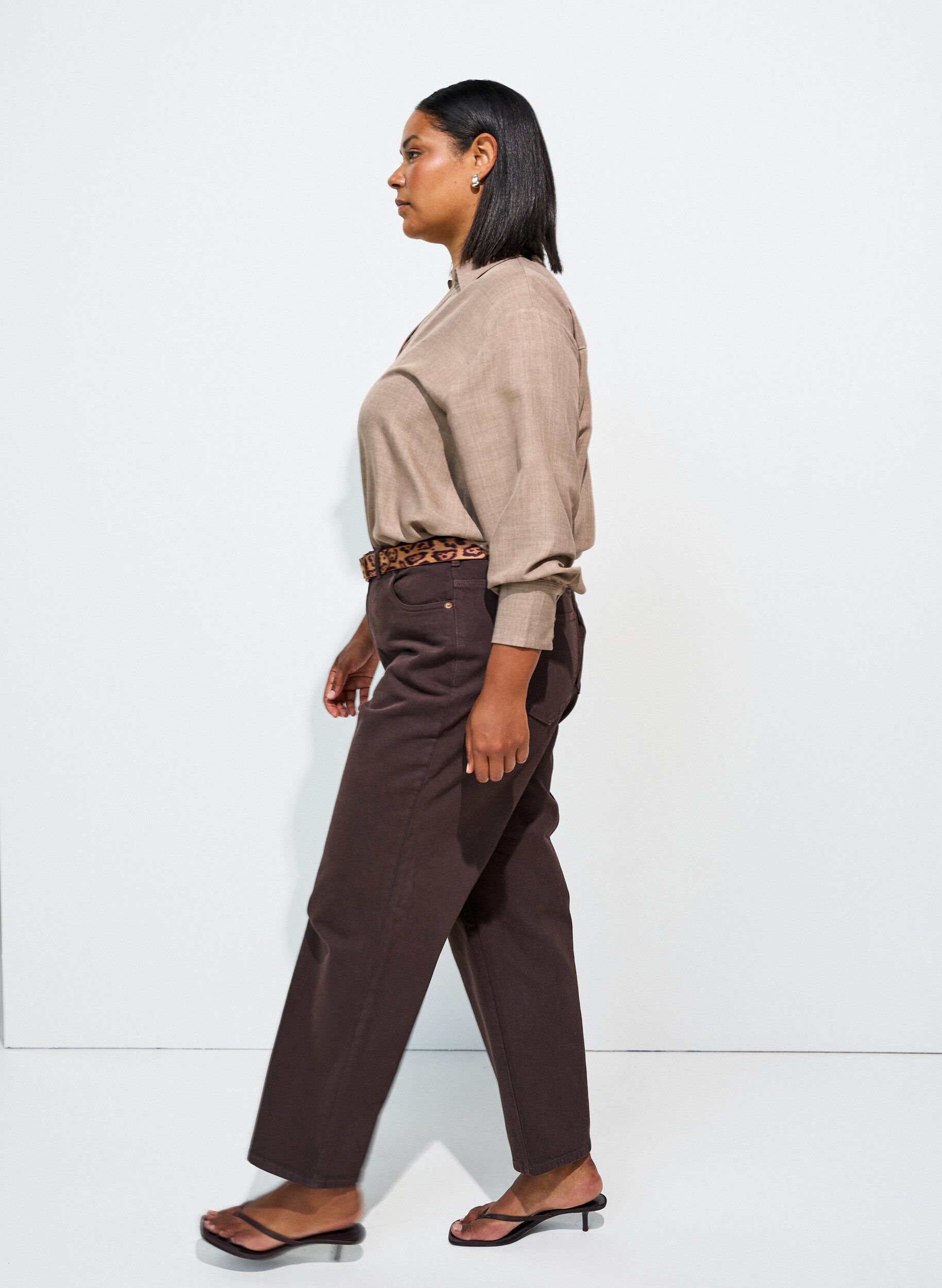 ZizzifashionLoose shirt with V-neck, Brown, Model image number 3