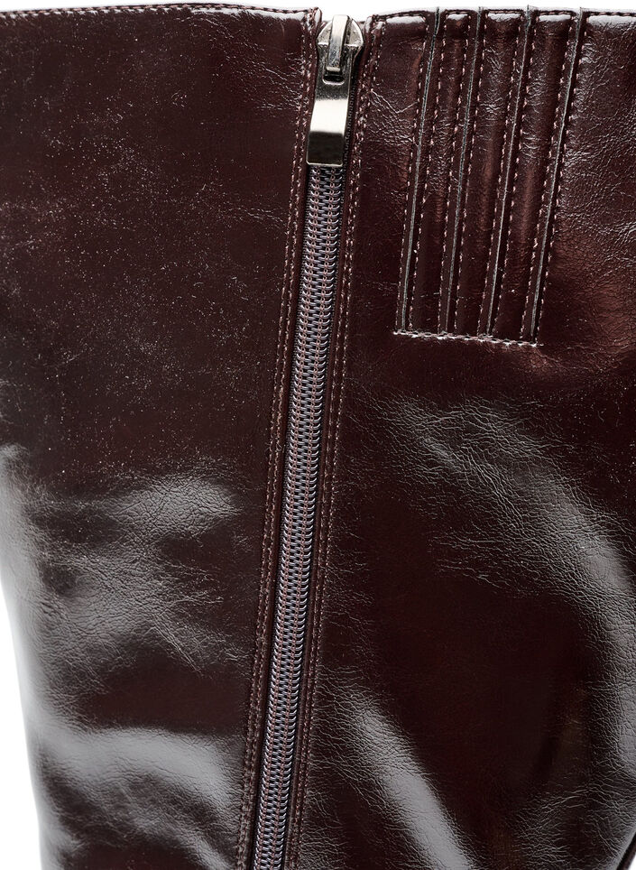 Long boot with a slightly crackled look, Brown, Packshot