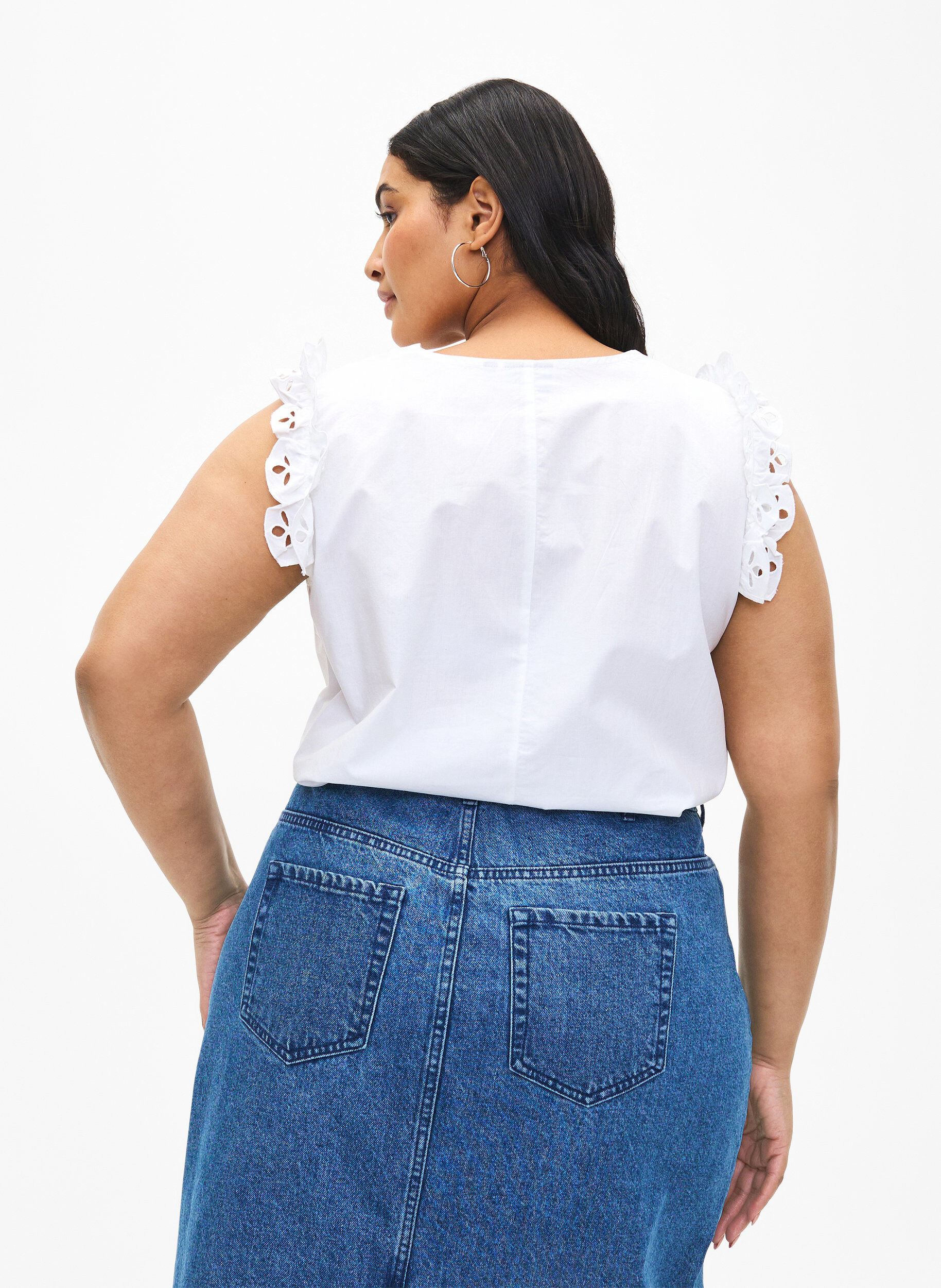 Zizzifashion Sleeveless cotton top with ruffles, White, Model image number 2