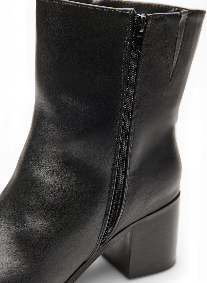 Wide fit - Ankle boot with a round toe and block heel, Black, Packshot image number 2
