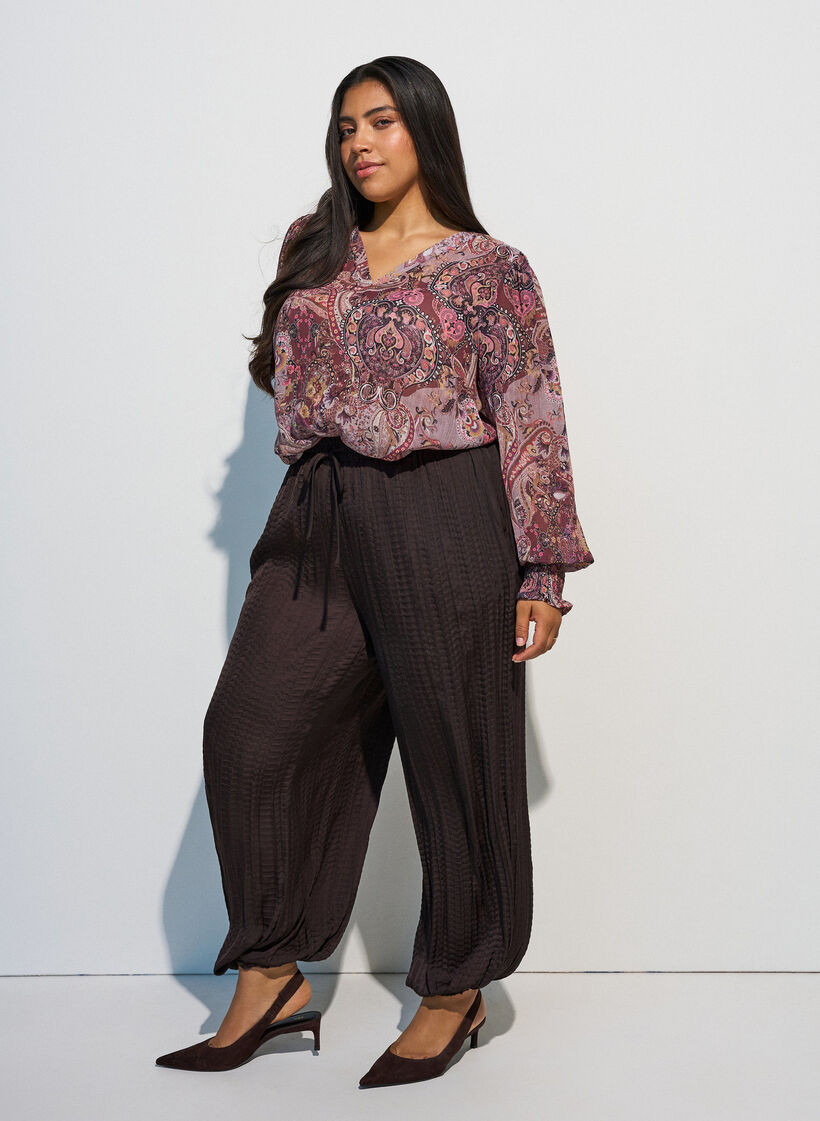 Balloon trousers with texture and an elasticated waist, Brown, Model image number 0