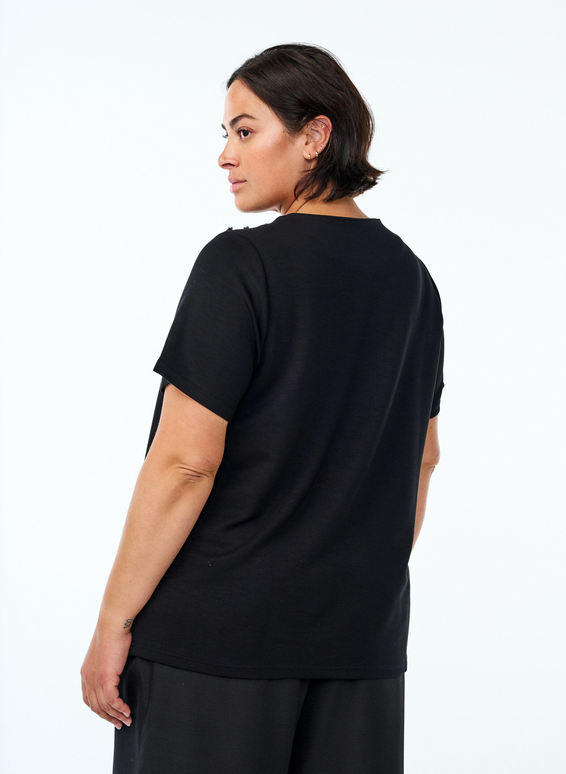 Zizzifashion Short sleeve blouse with a button detail, Black, Model image number 2