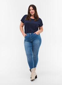 Printed, high-waist Amy jeans, Ethnic Pri, Model