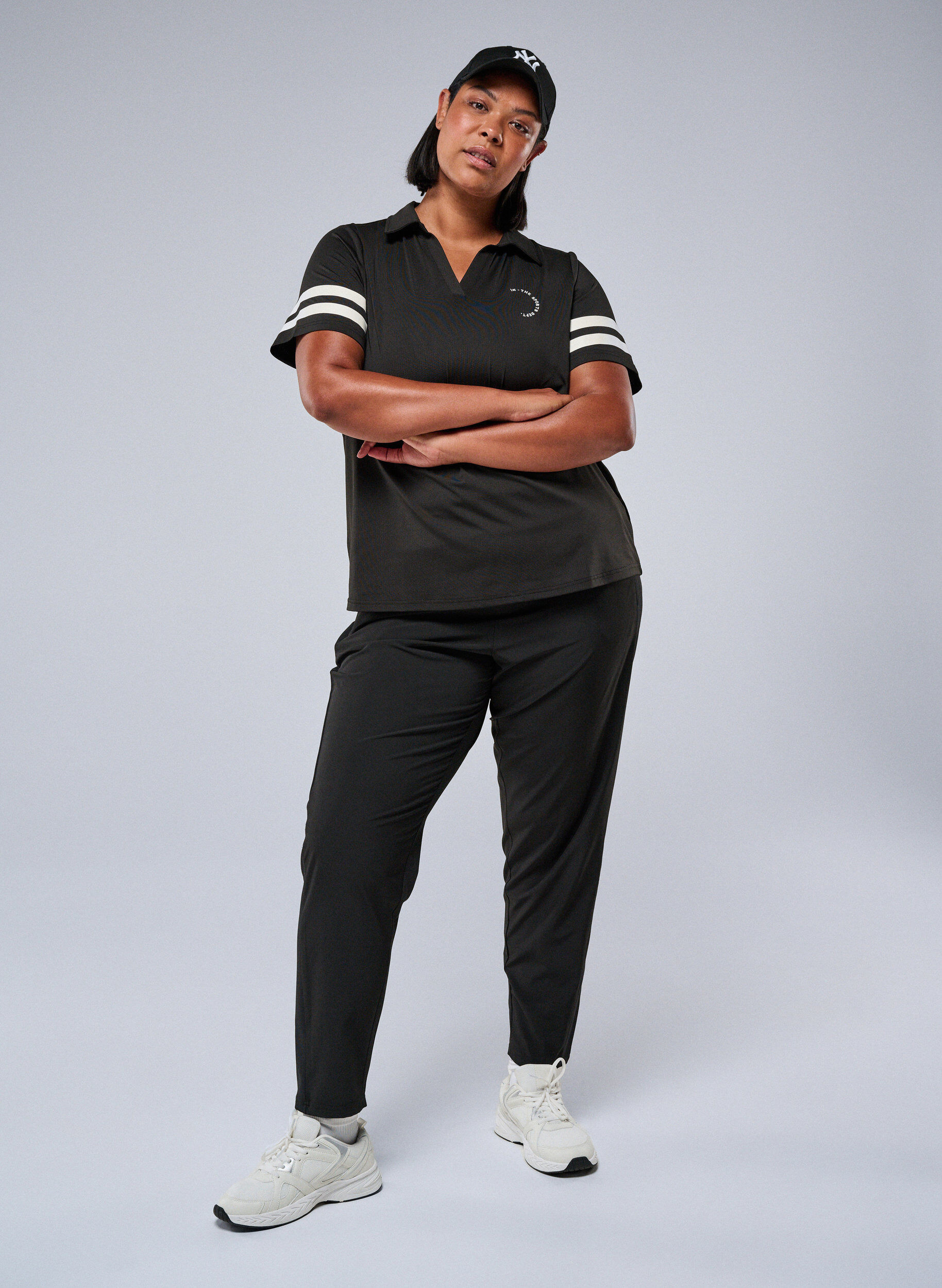 Lightweight training trousers with pockets