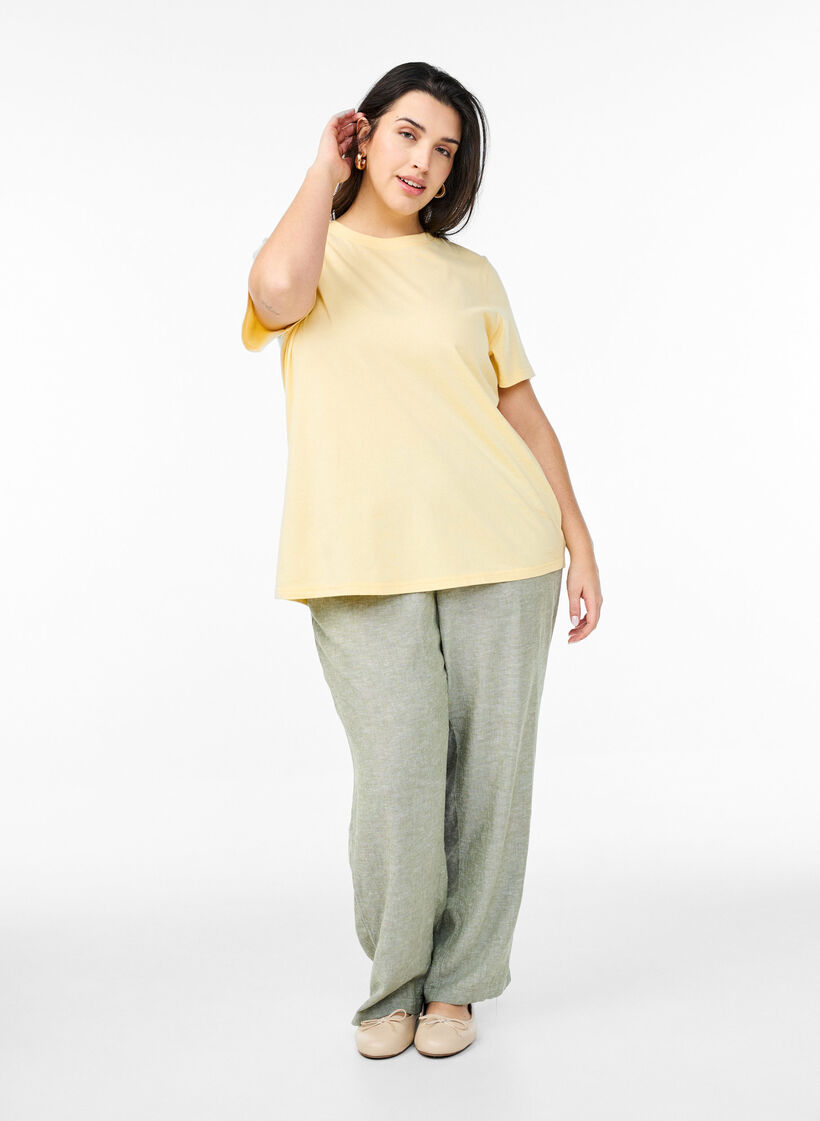 Basic cotton T-shirt with round neck, Yellow, Model image number 1